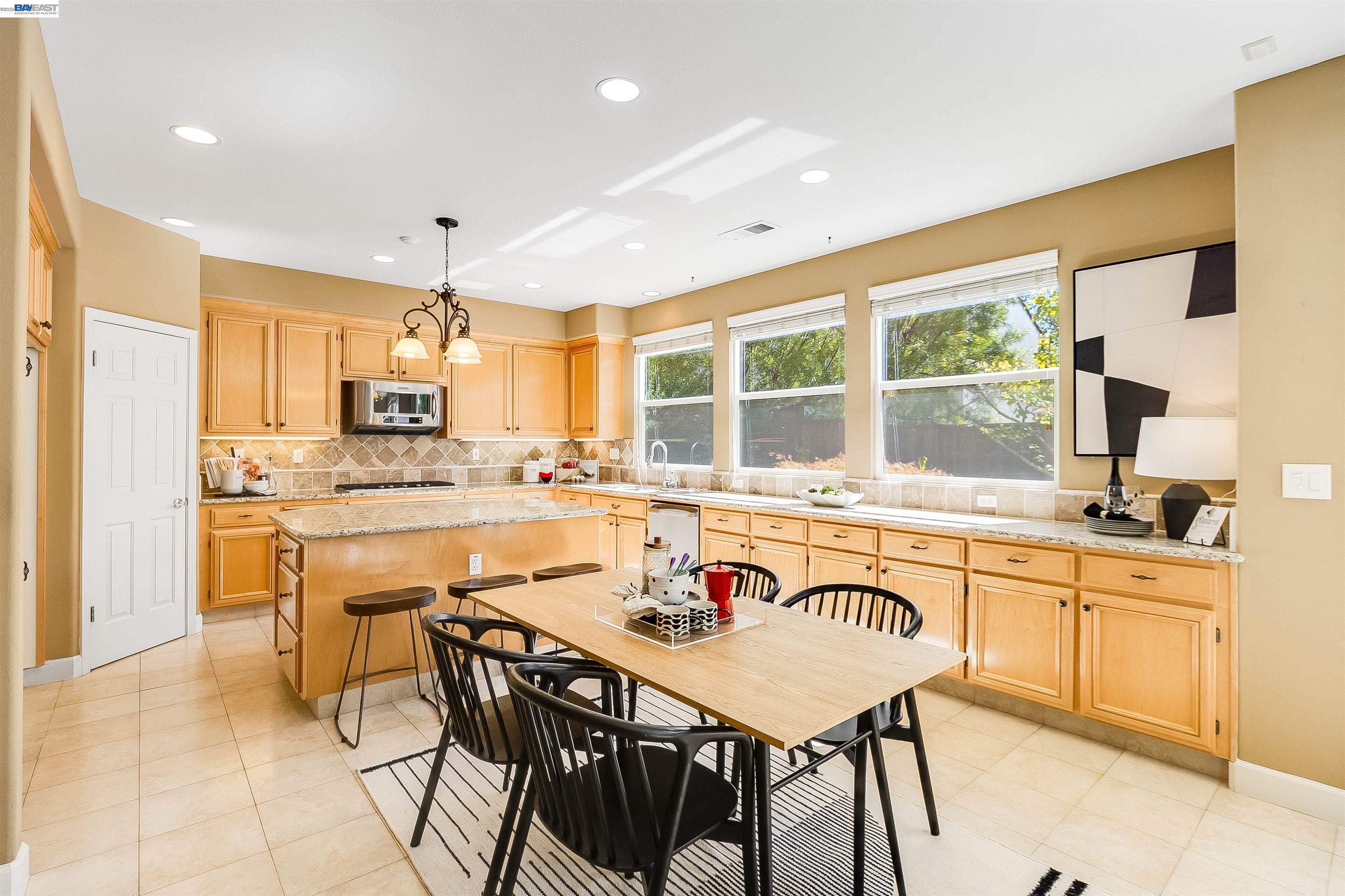 5811 Cattleya Dr
