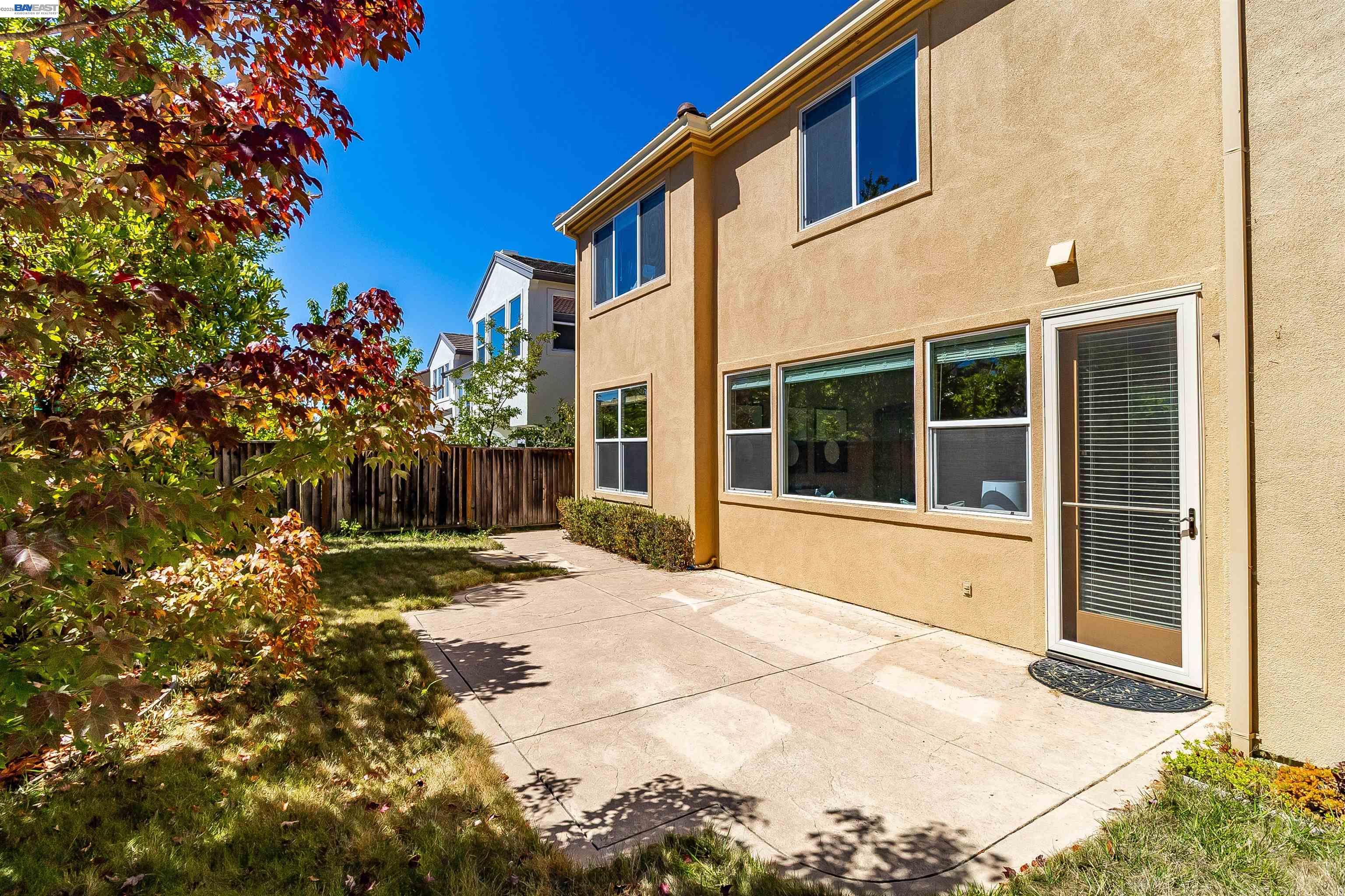 5811 Cattleya Dr