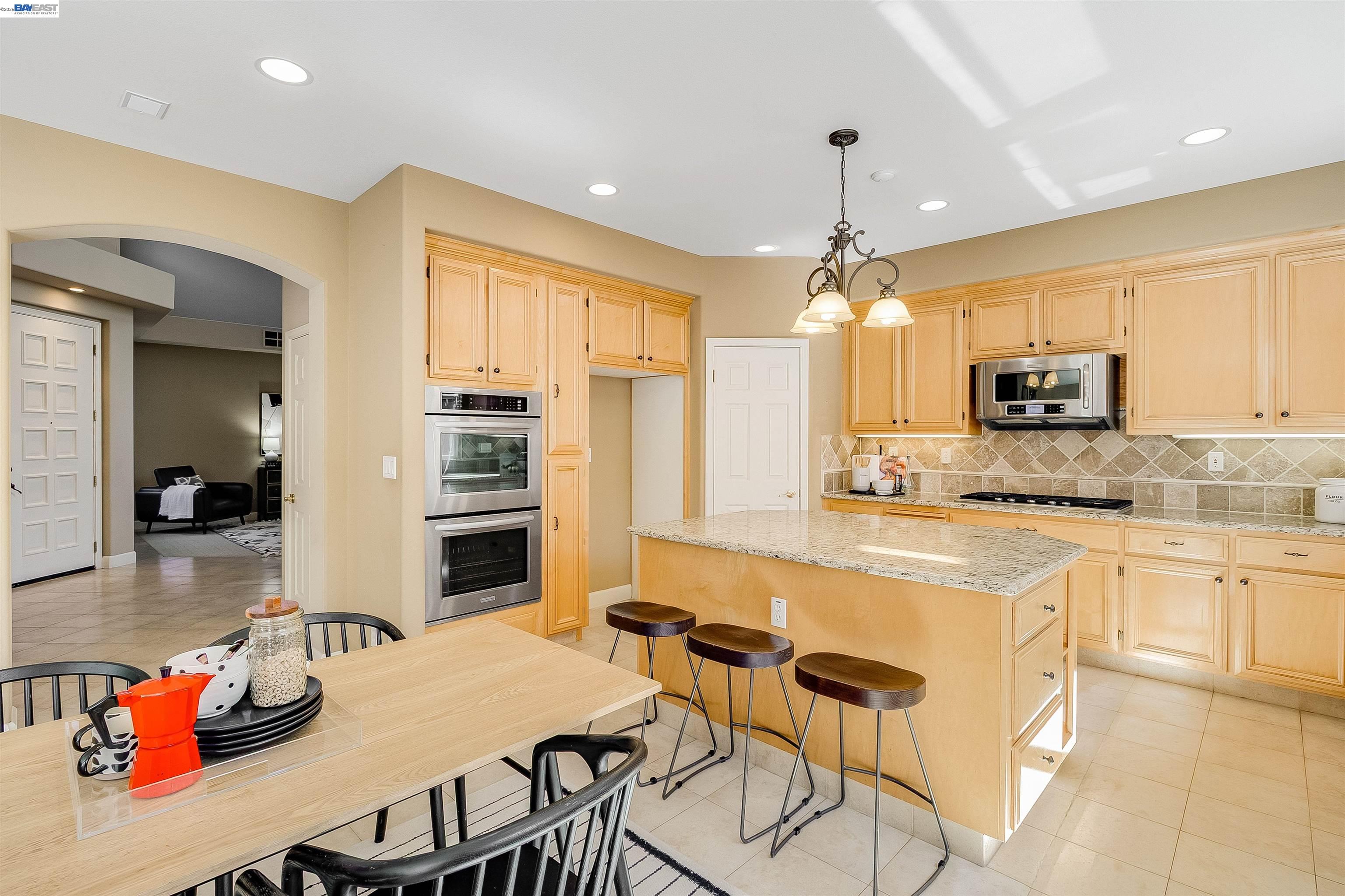 5811 Cattleya Dr