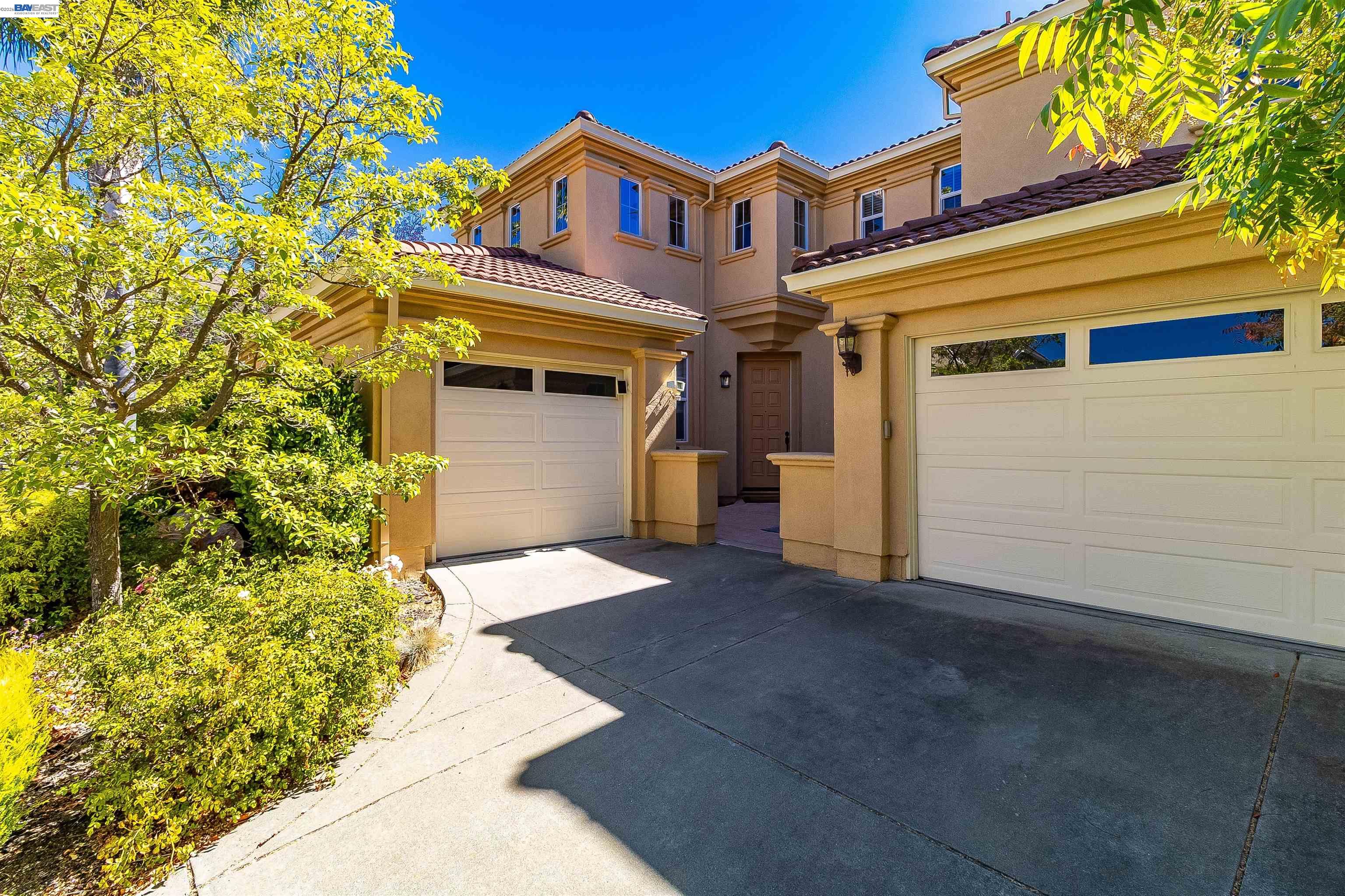 5811 Cattleya Dr
