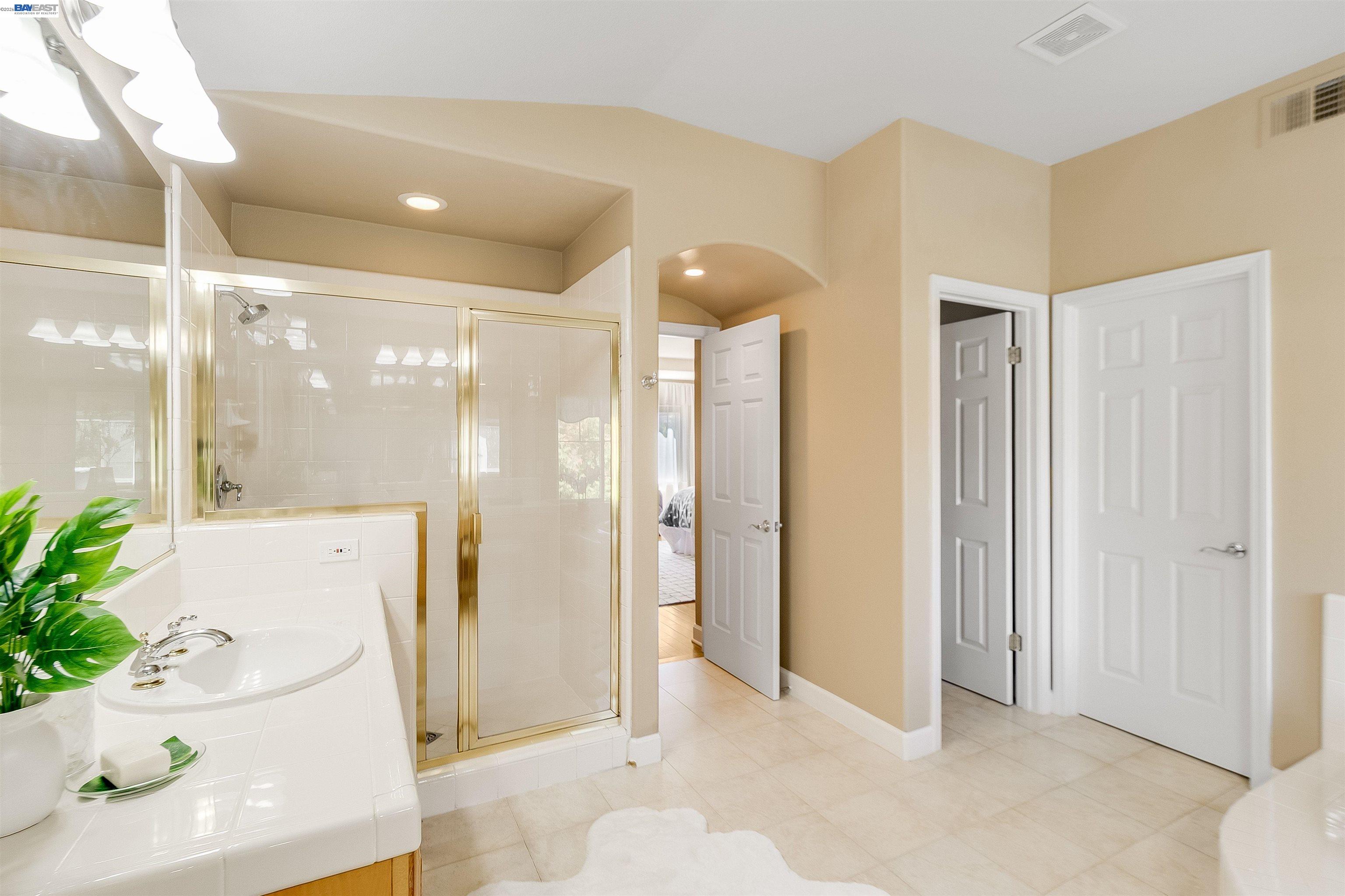 5811 Cattleya Dr