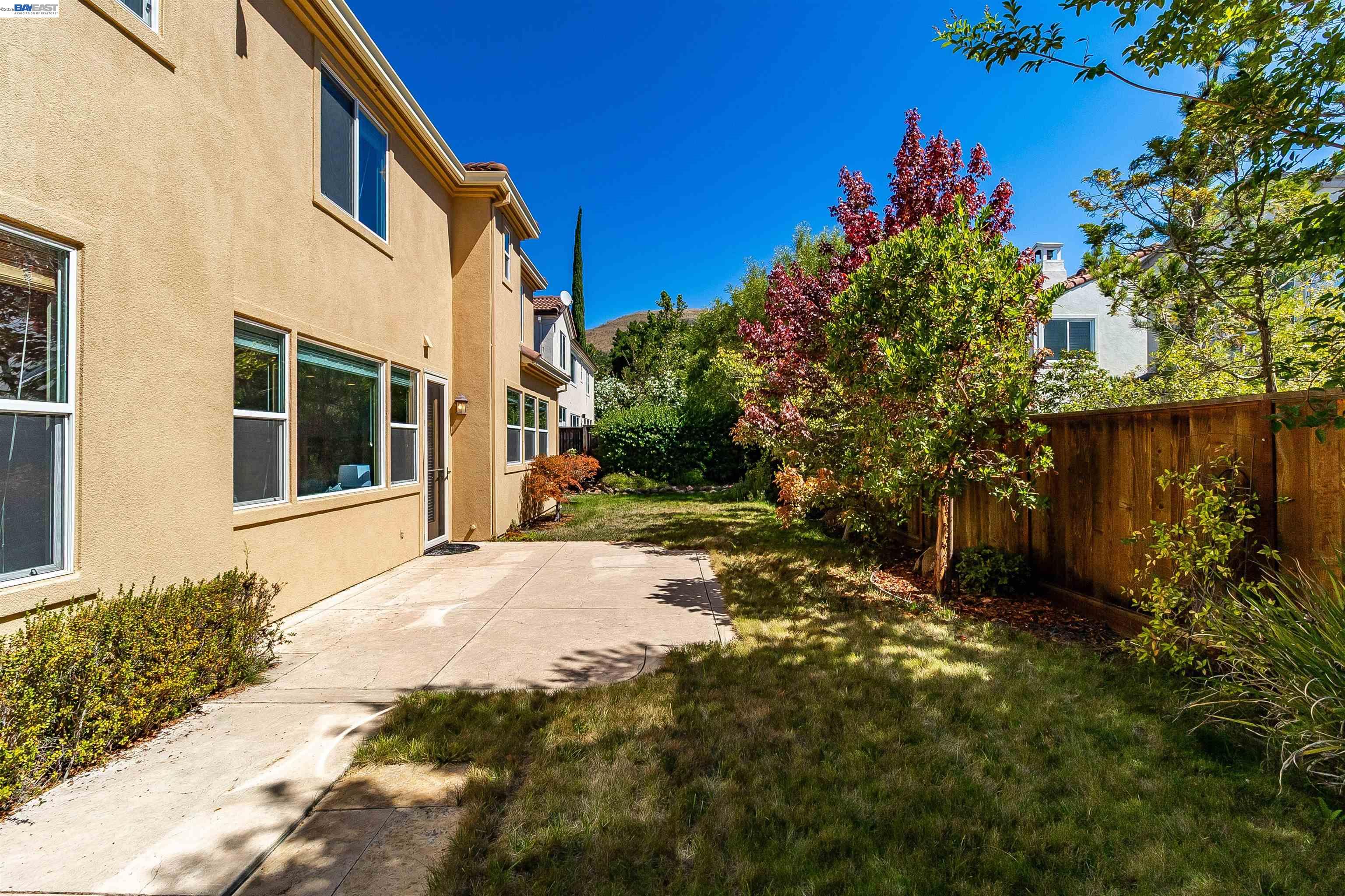 5811 Cattleya Dr