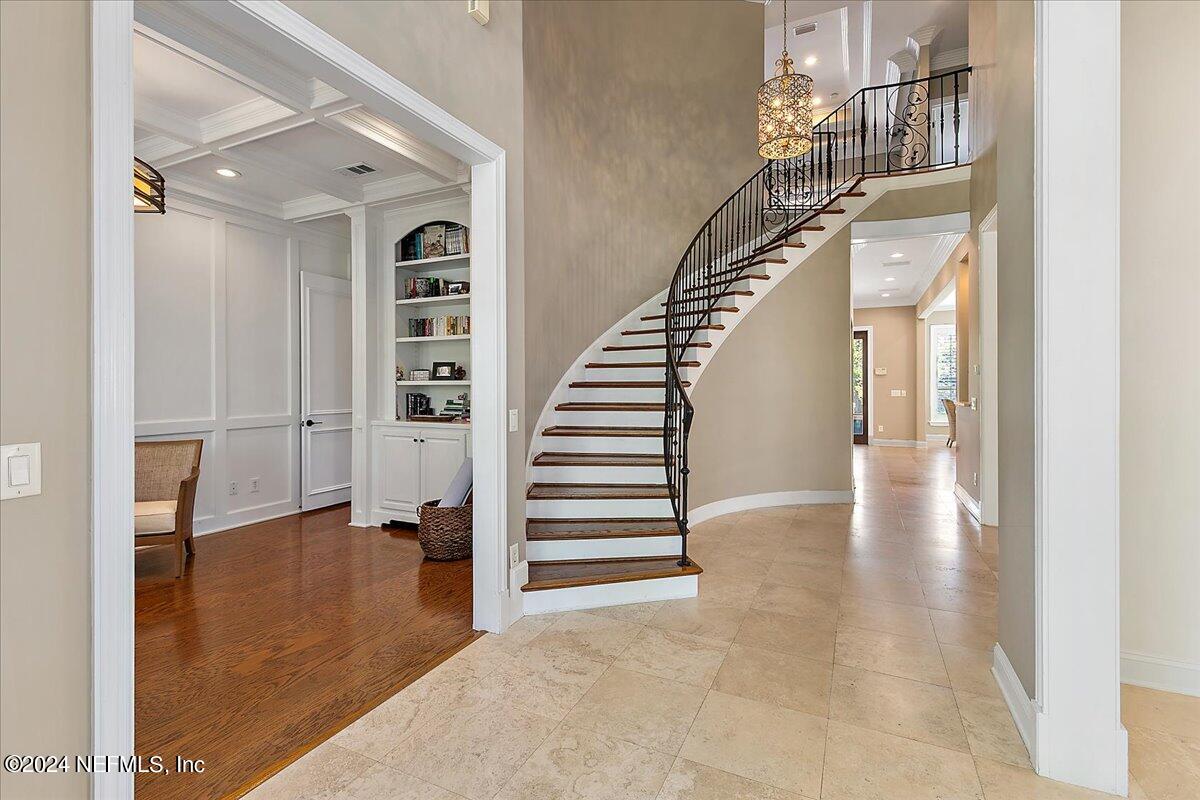 116 RETREAT Place