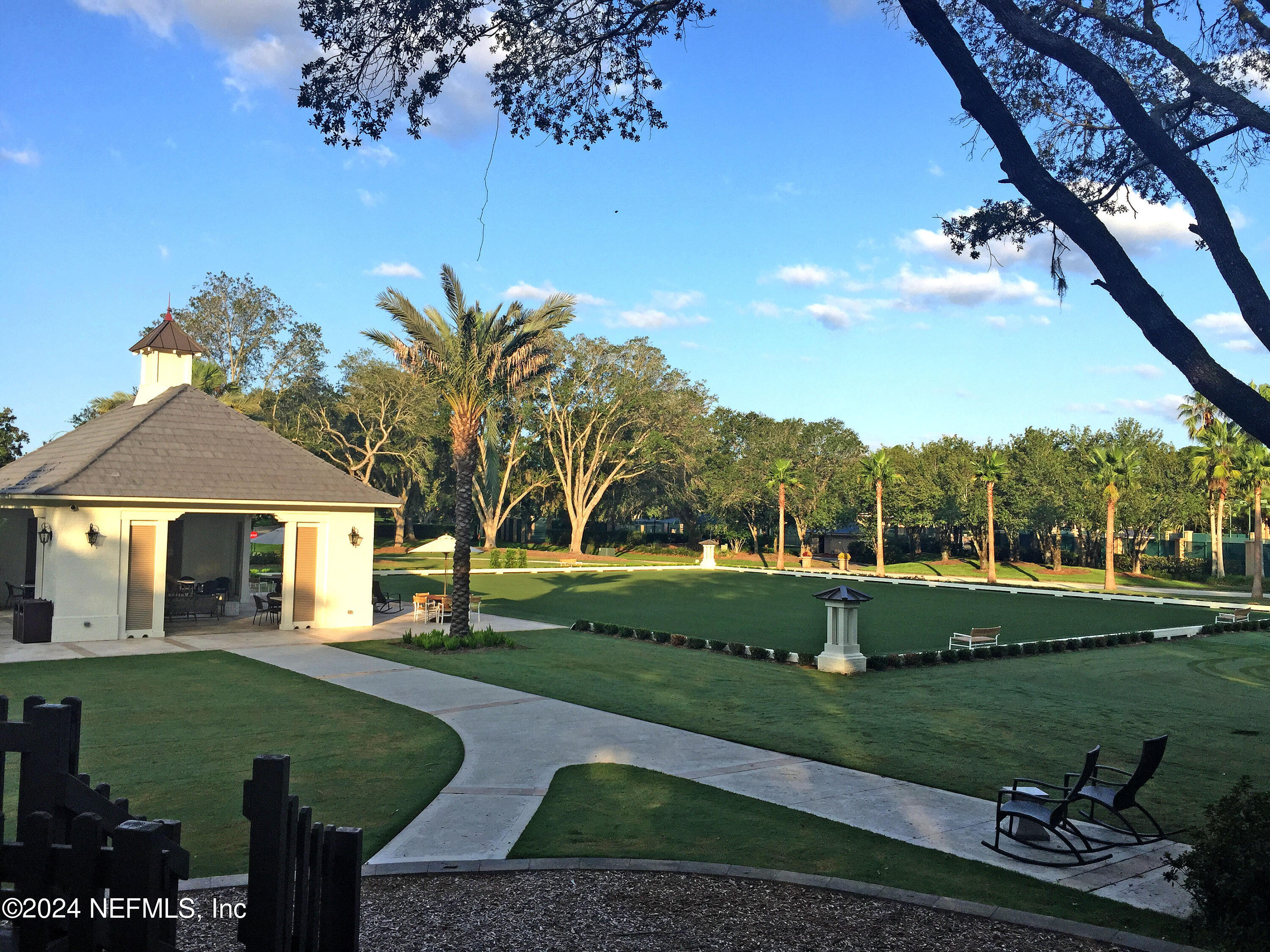 116 RETREAT Place