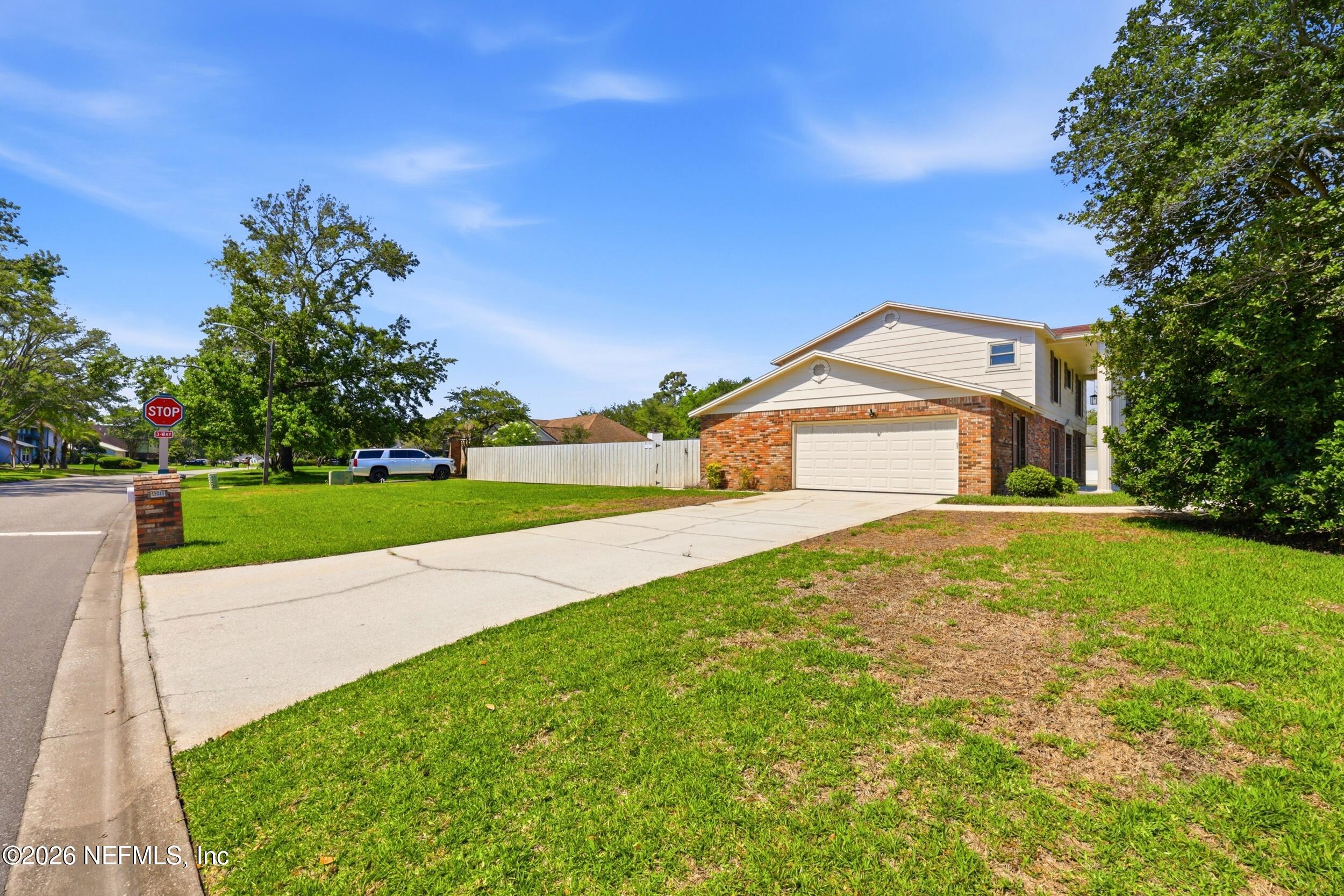 13040 LOBLOLLY Lane S