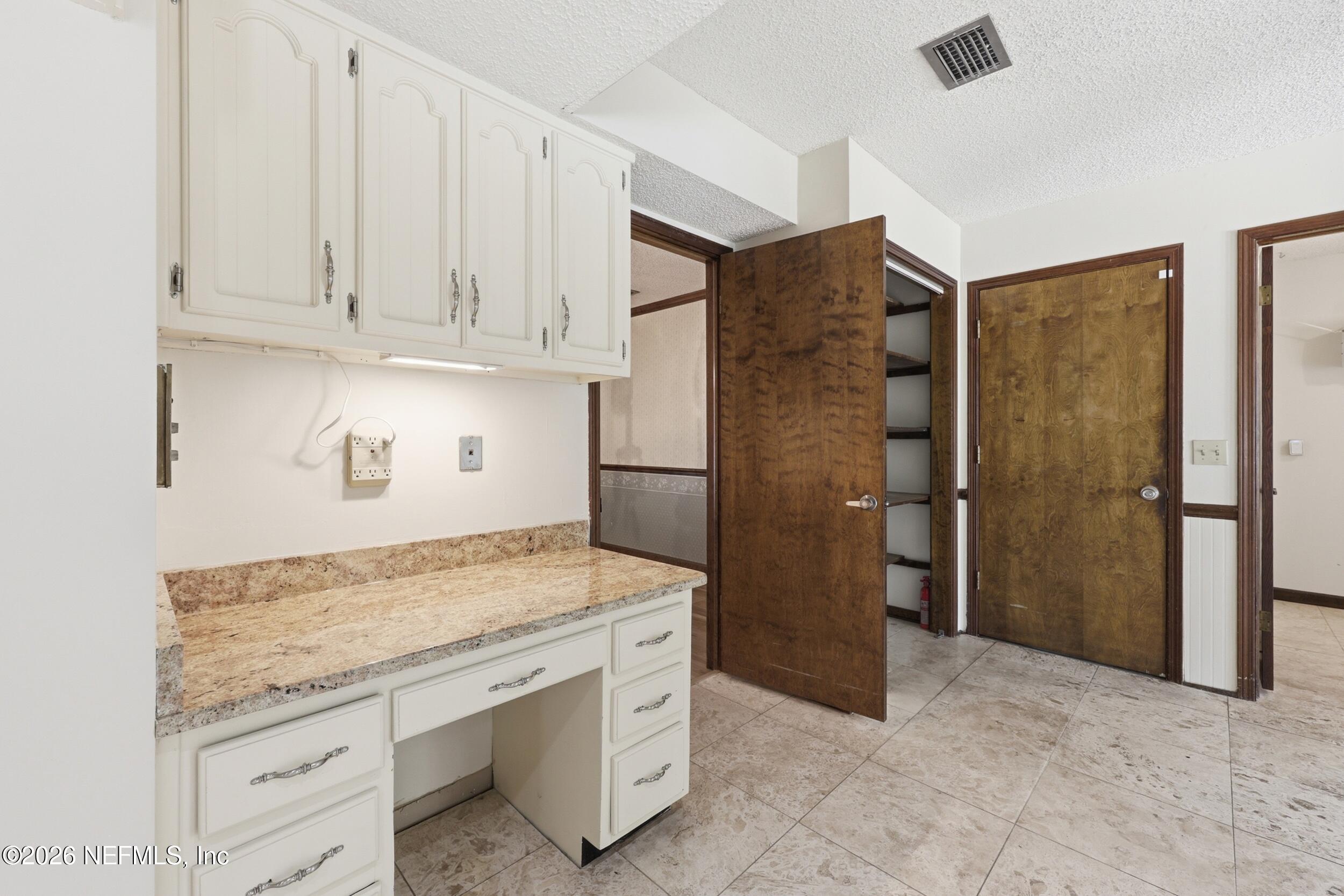 13040 LOBLOLLY Lane S