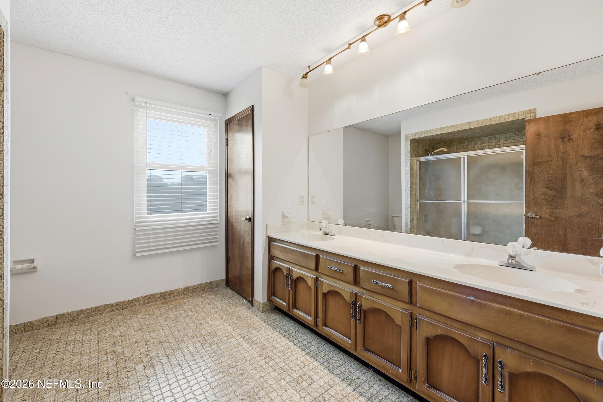 13040 LOBLOLLY Lane S