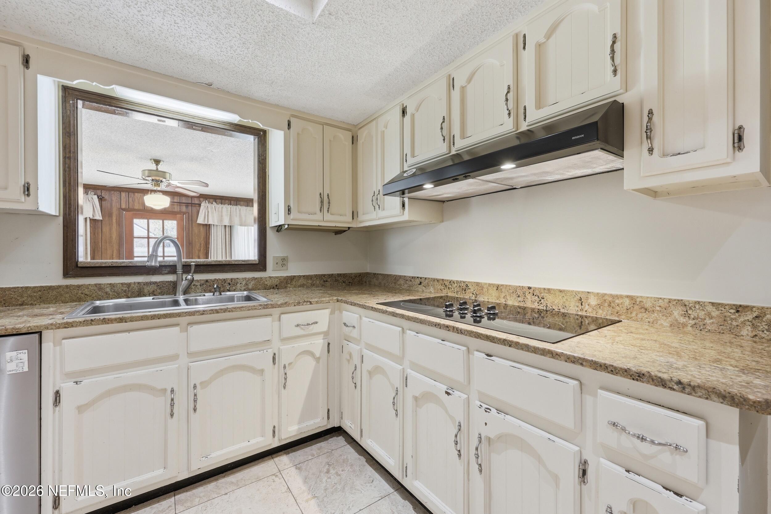 13040 LOBLOLLY Lane S