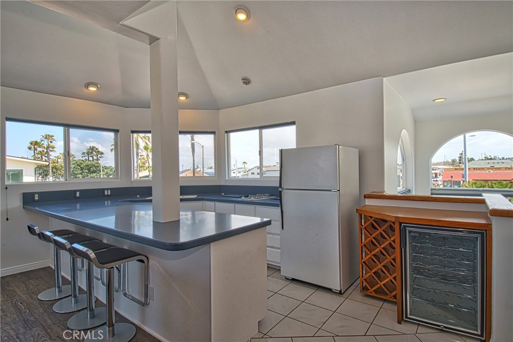 6711 Seashore Drive