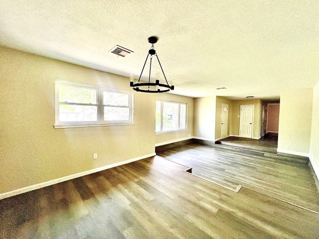 5409 Edinburgh Drive