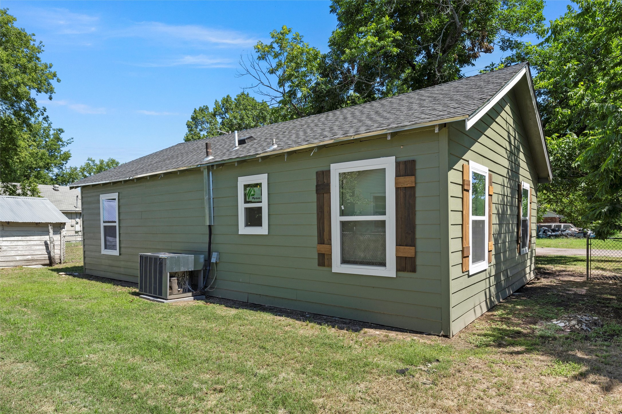 700 N Gresham Street