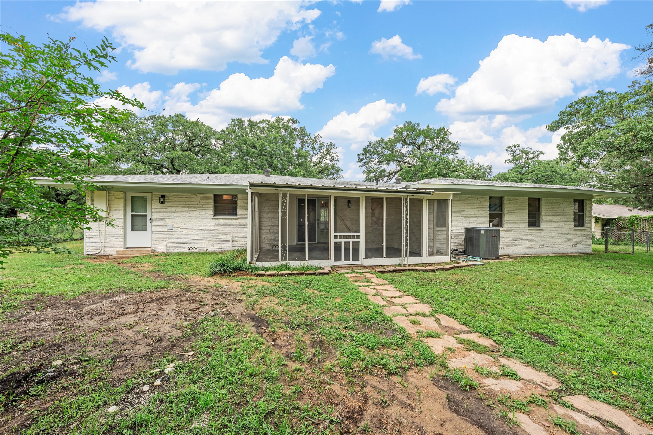1813 Madera Drive