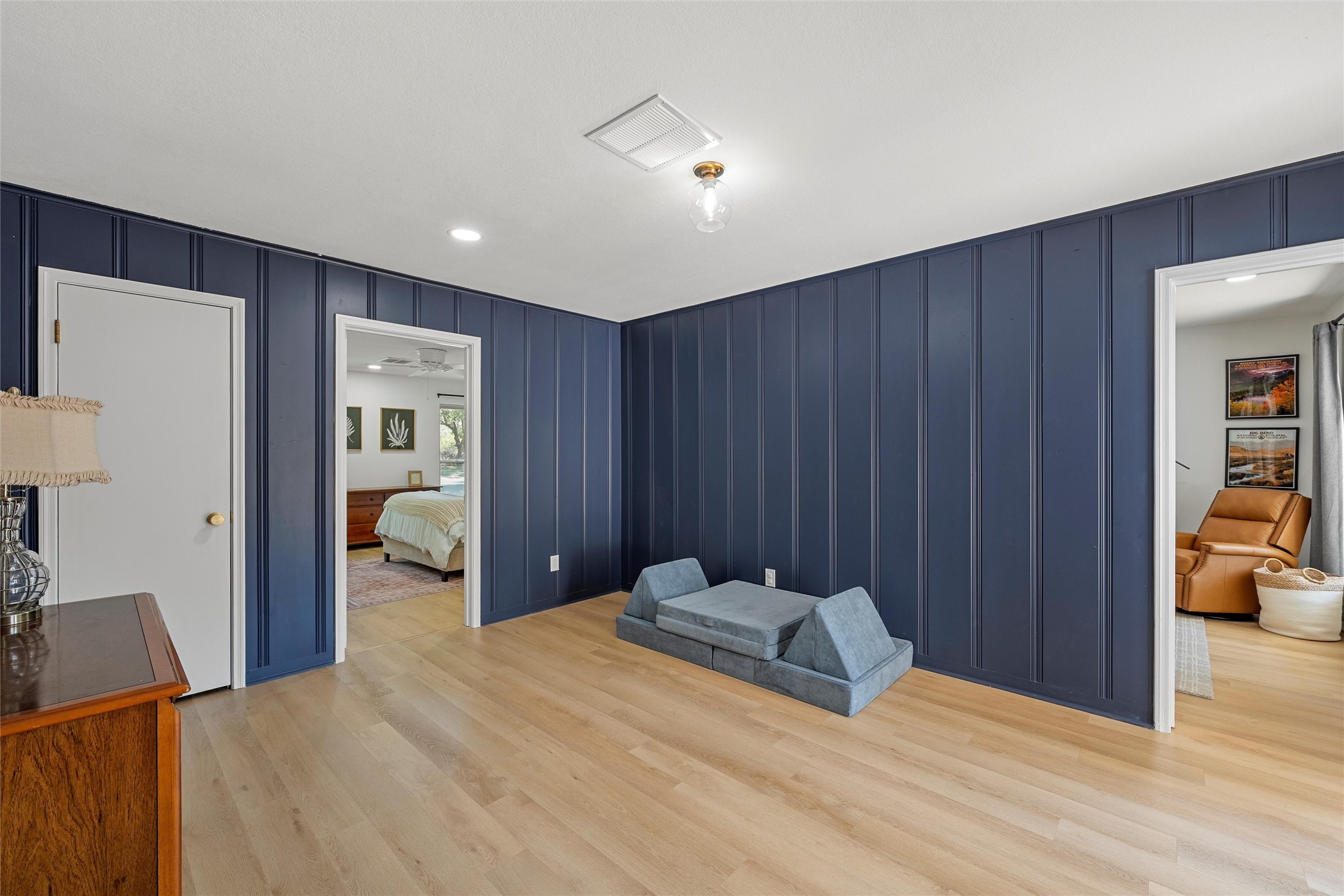 5625 Lake Jackson Street