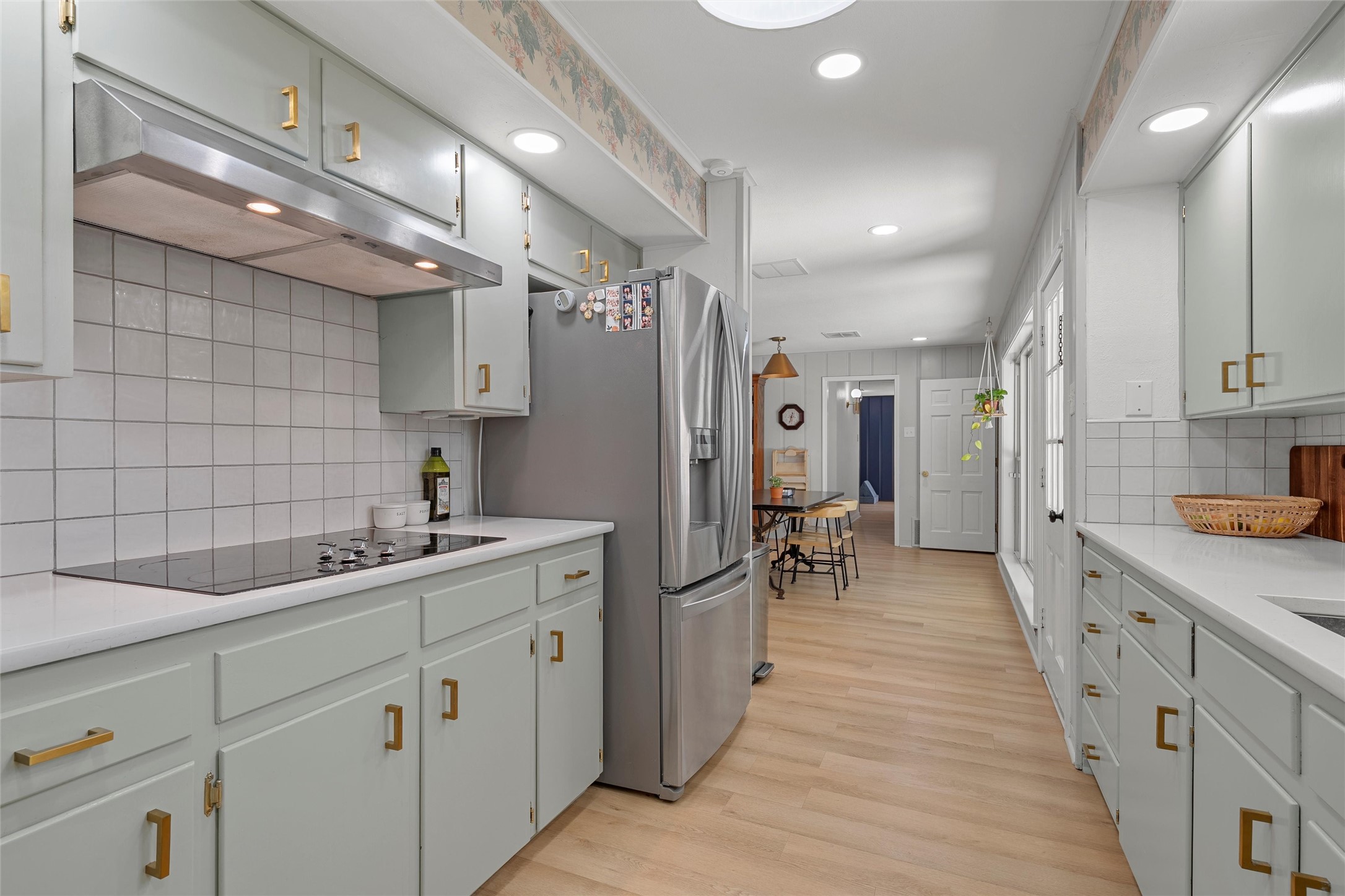 5625 Lake Jackson Street