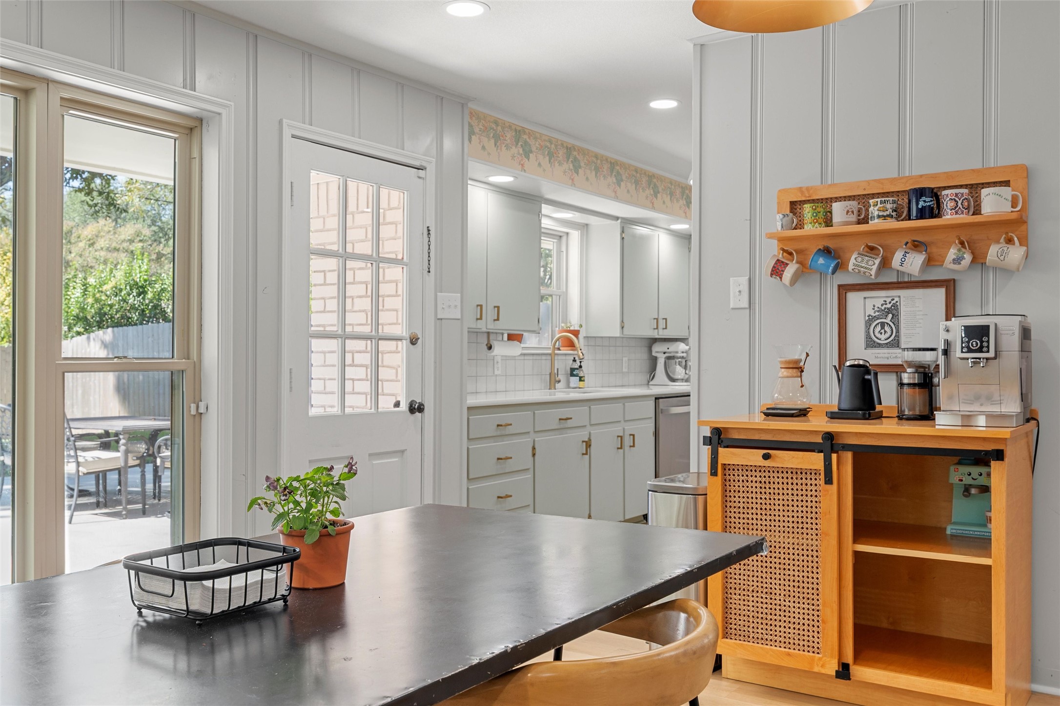 5625 Lake Jackson Street