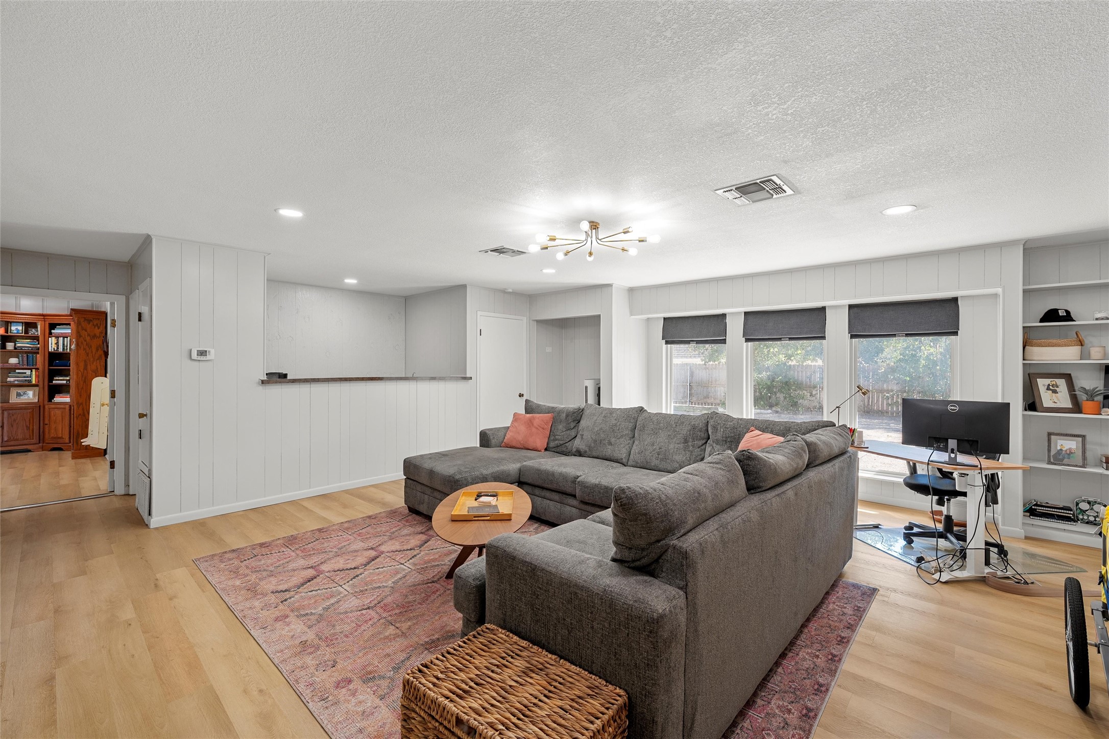 5625 Lake Jackson Street