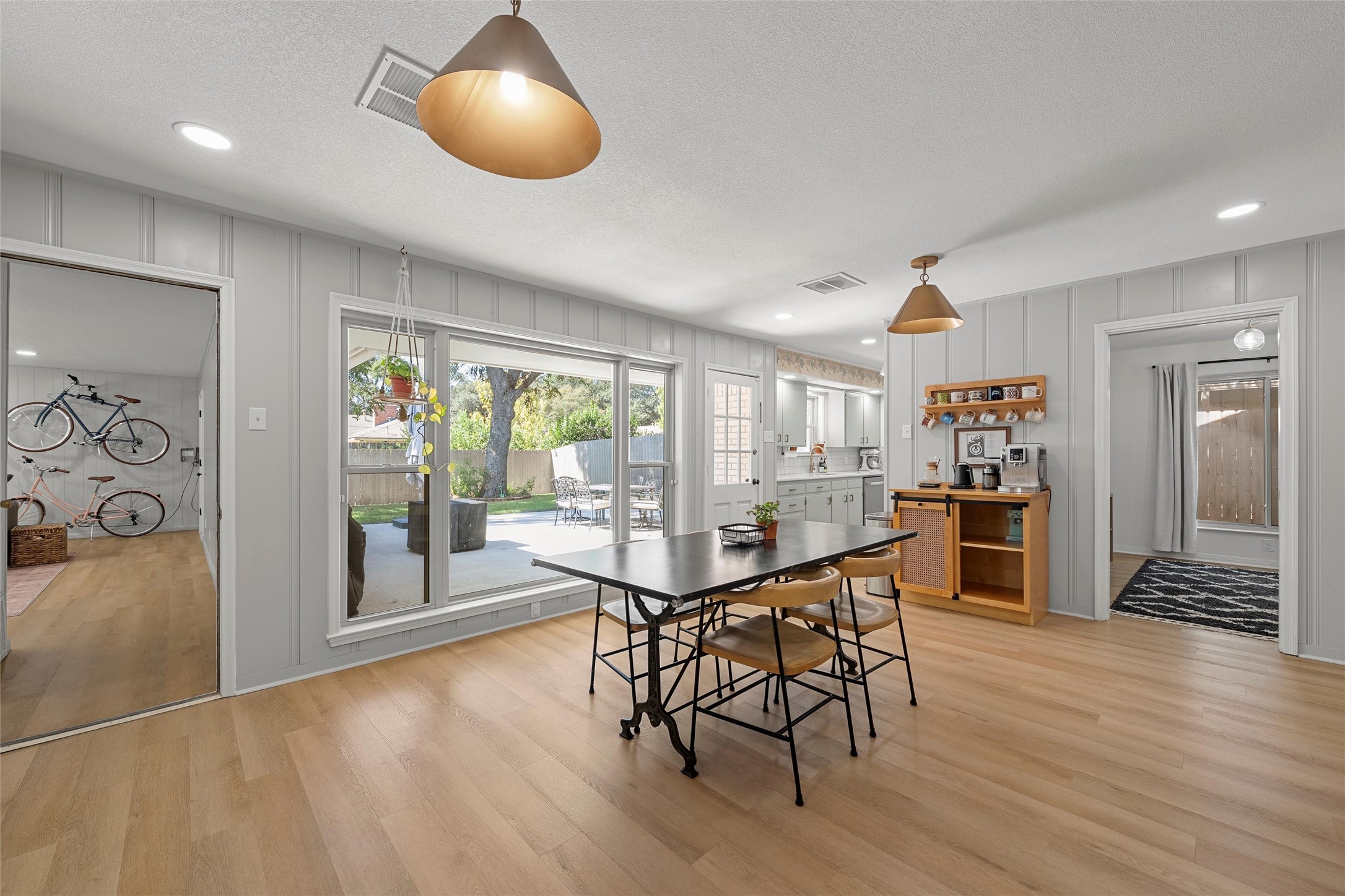 5625 Lake Jackson Street