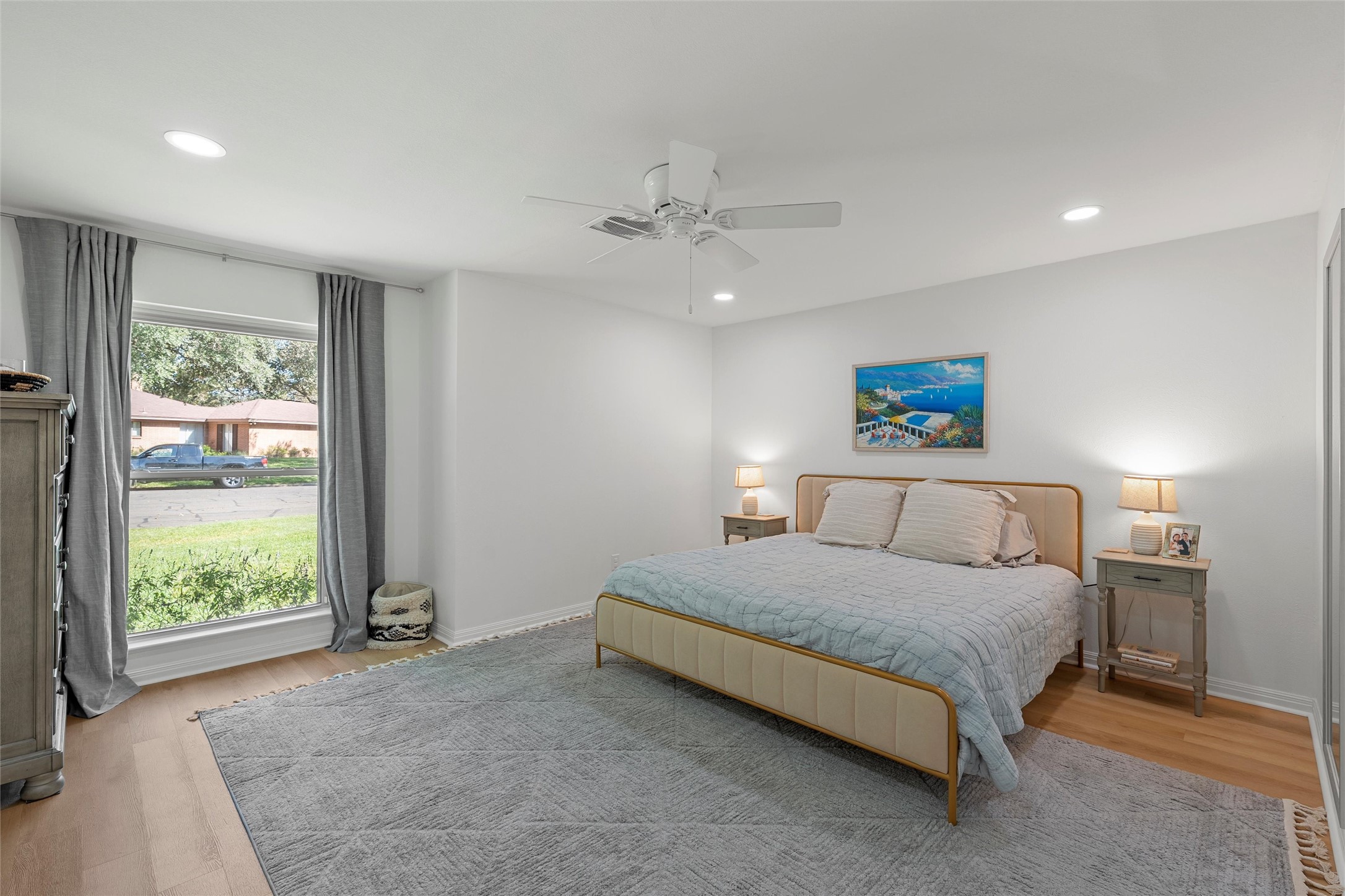 5625 Lake Jackson Street