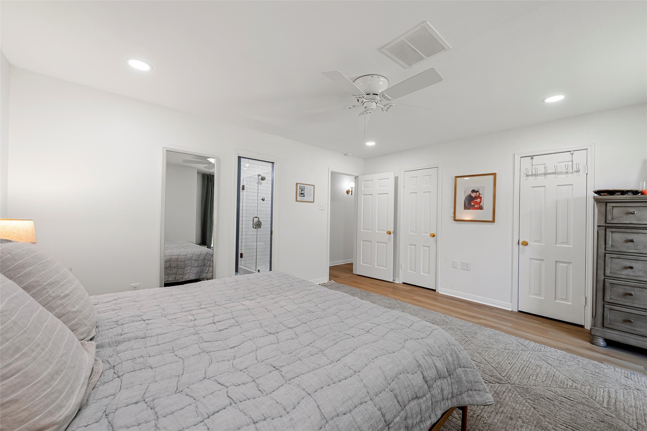 5625 Lake Jackson Street