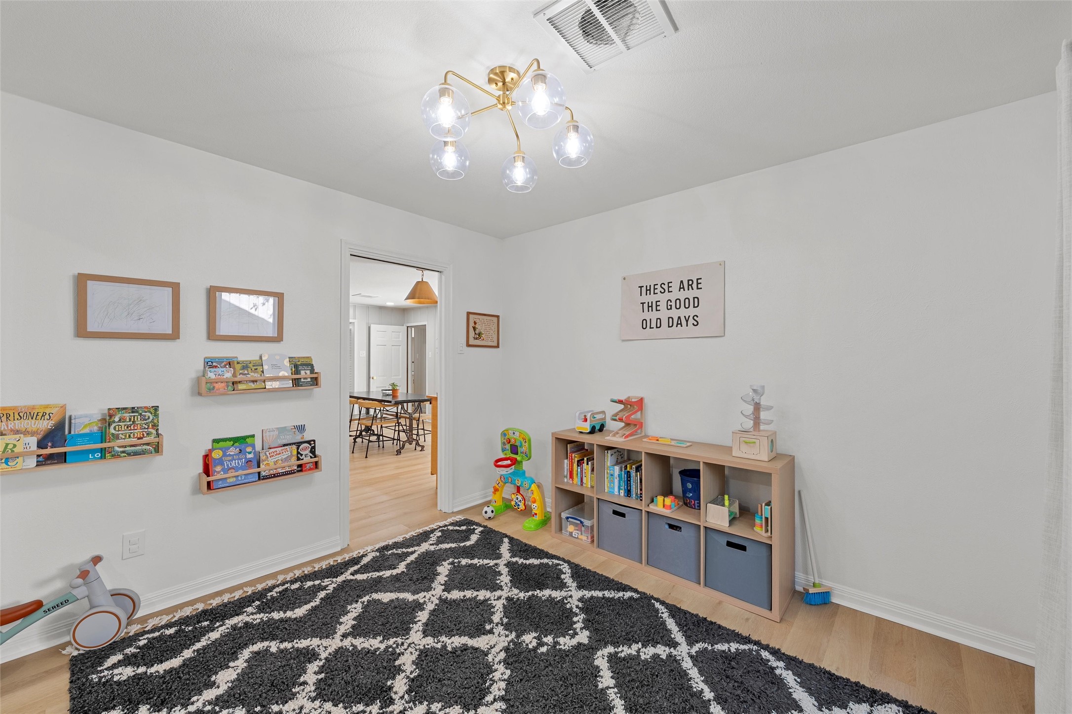 5625 Lake Jackson Street