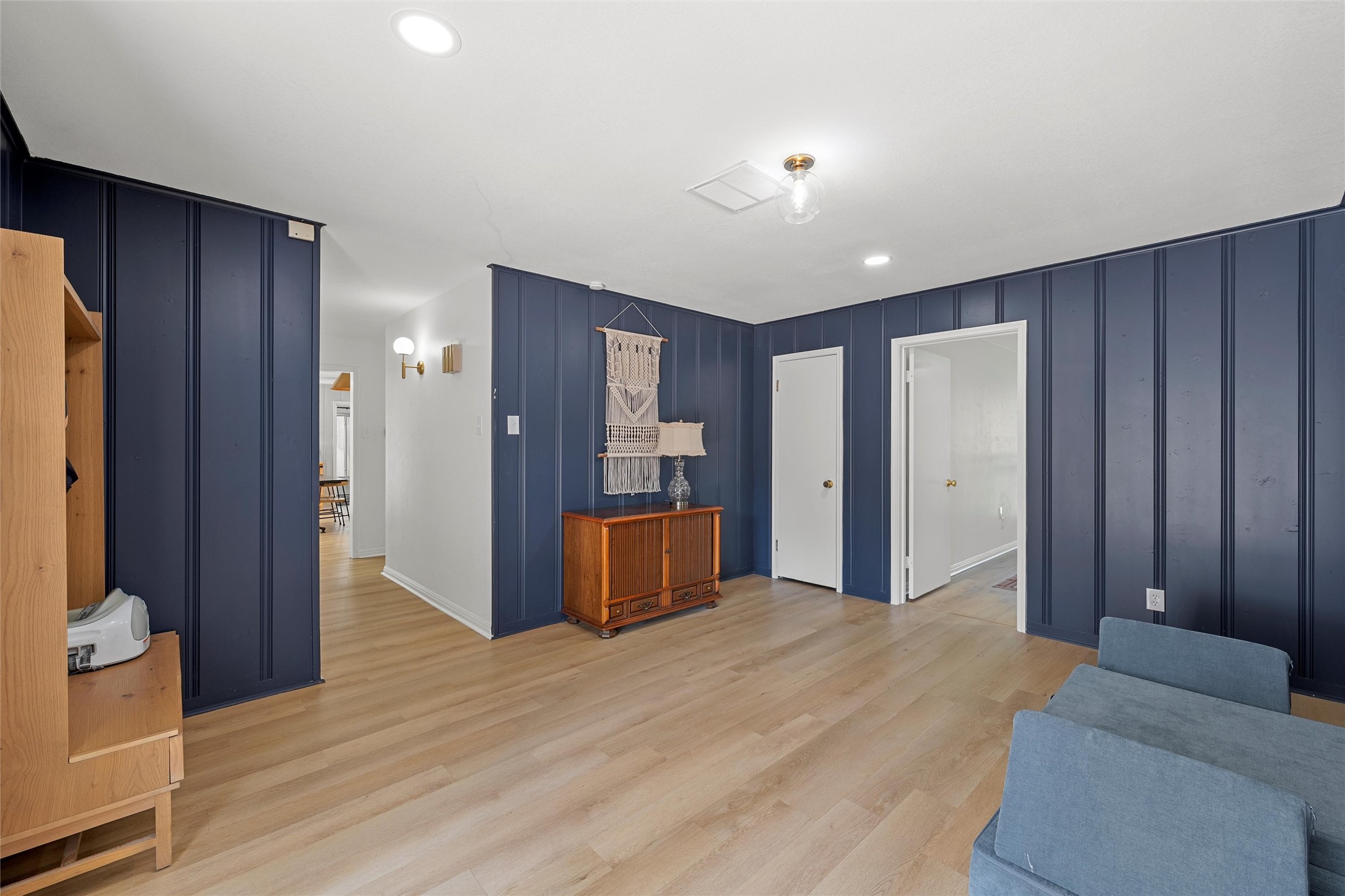 5625 Lake Jackson Street