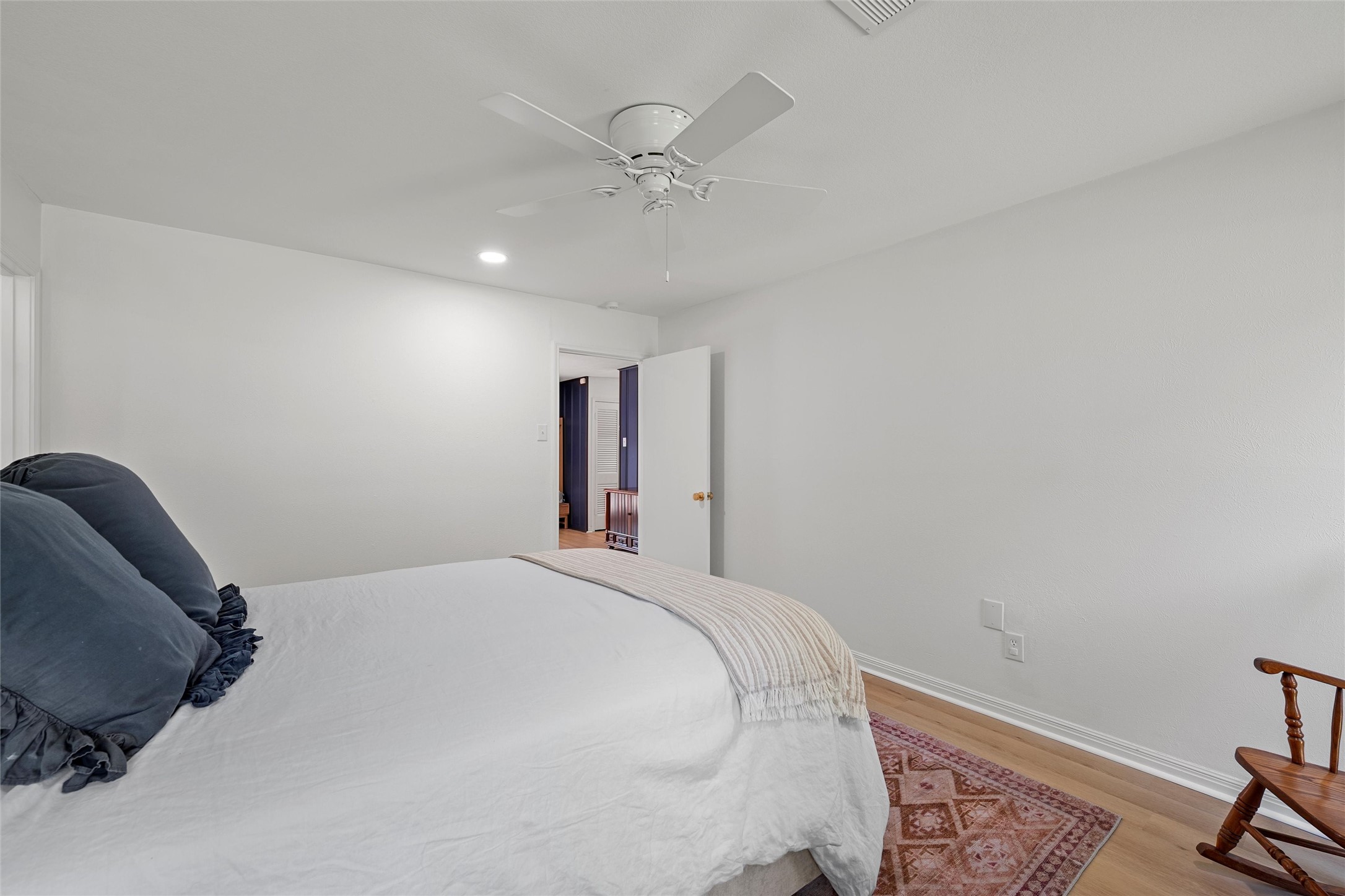 5625 Lake Jackson Street