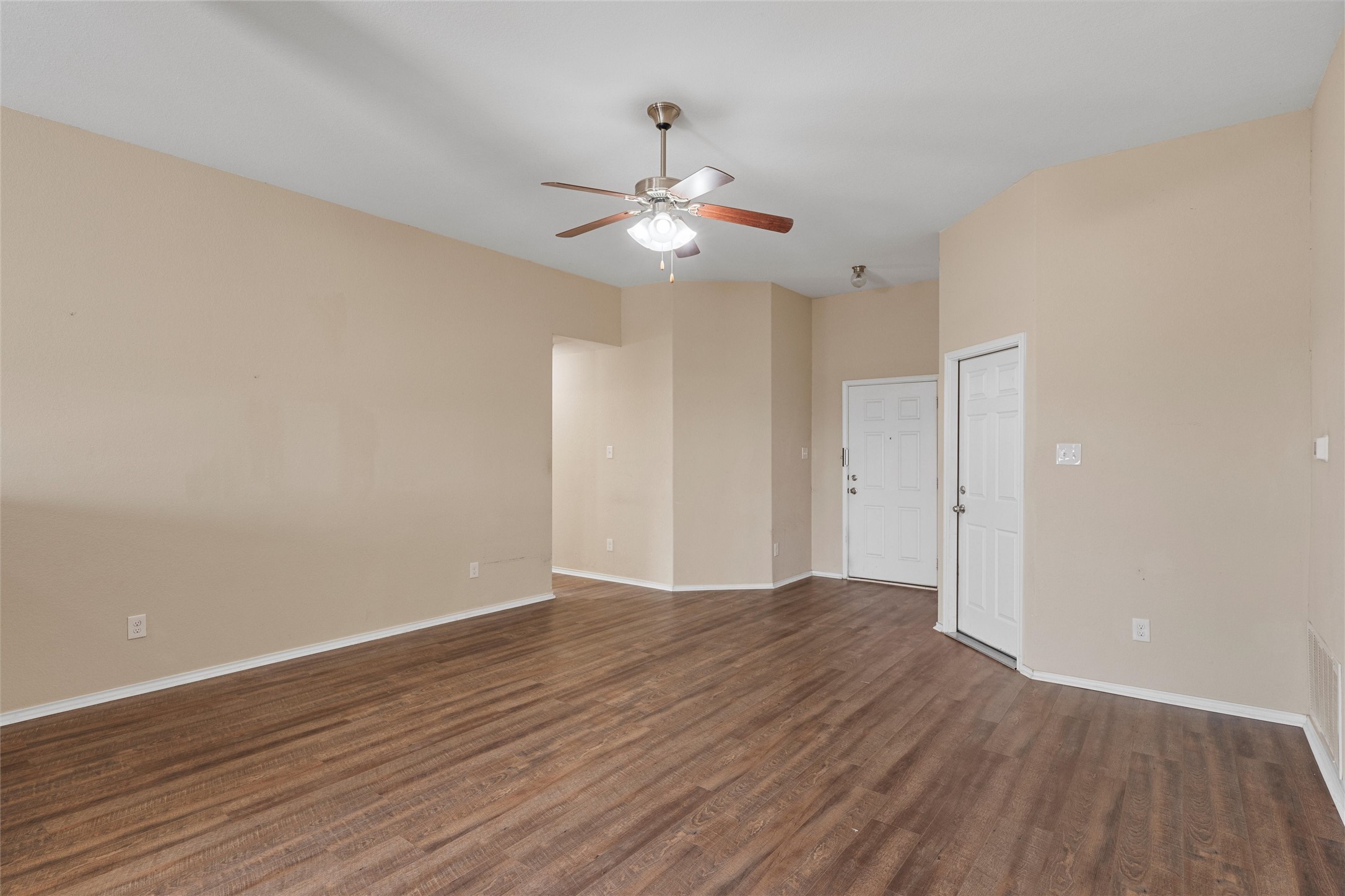 640 Apple Cross Court