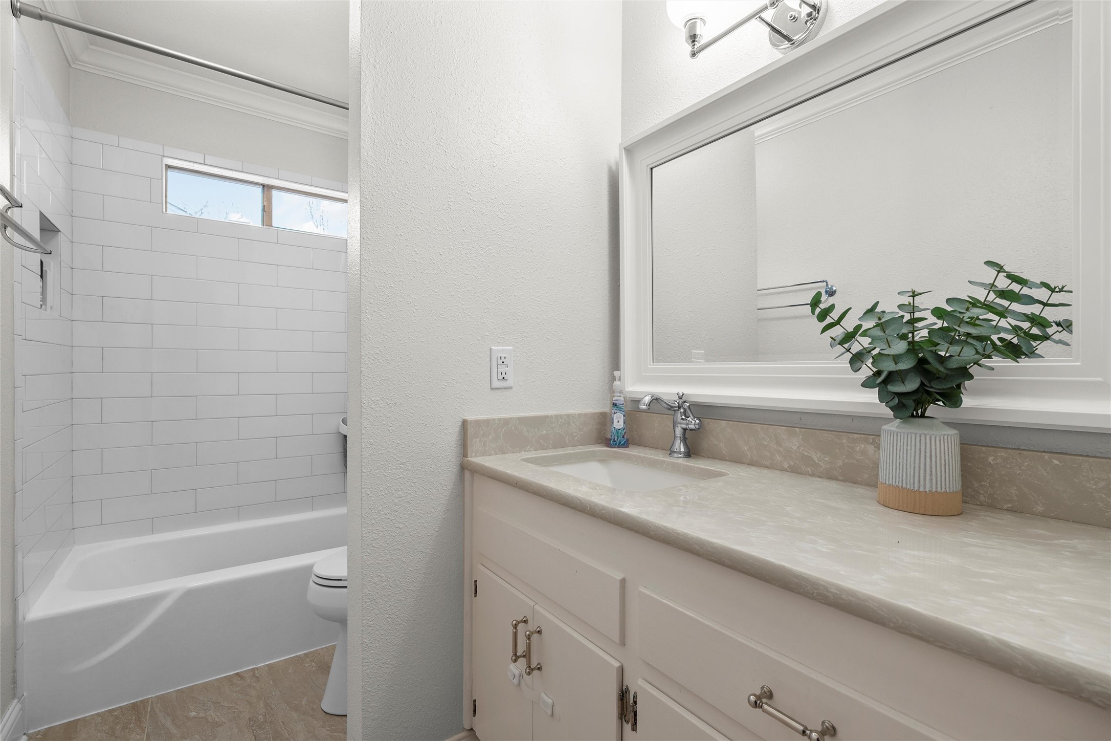 5424 Lake Lindenwood Drive