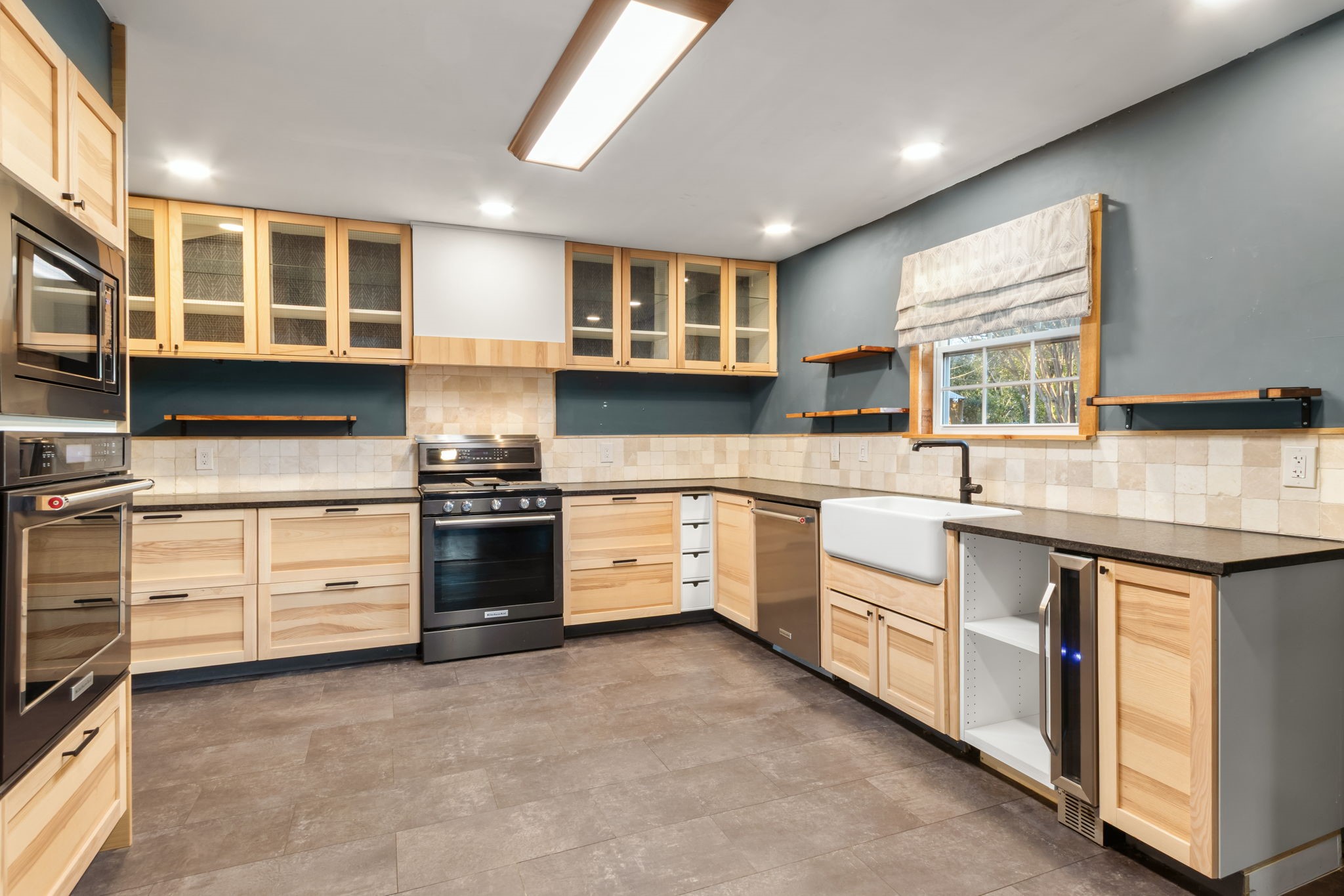 2208 Lake Ridge Circle