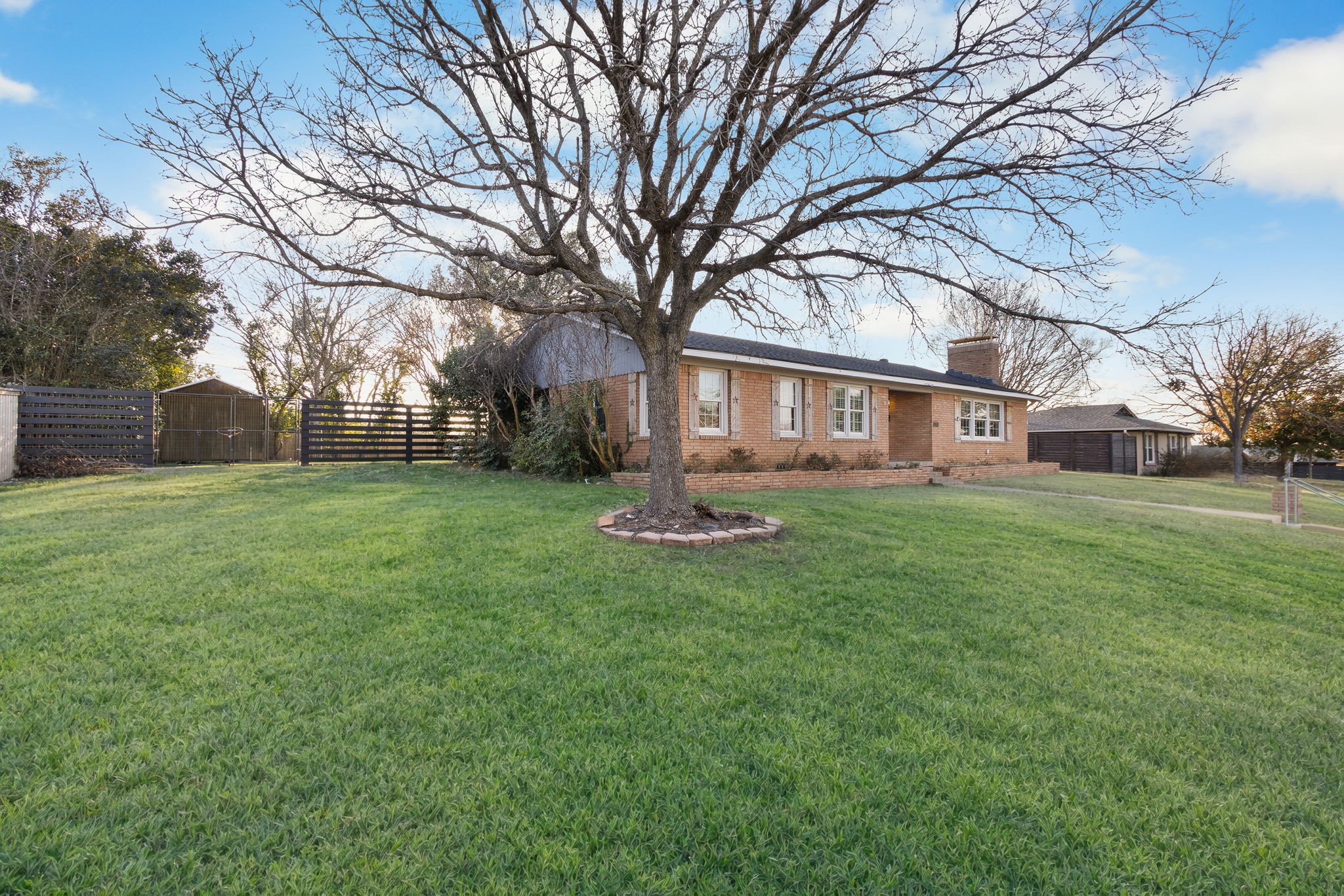 2208 Lake Ridge Circle