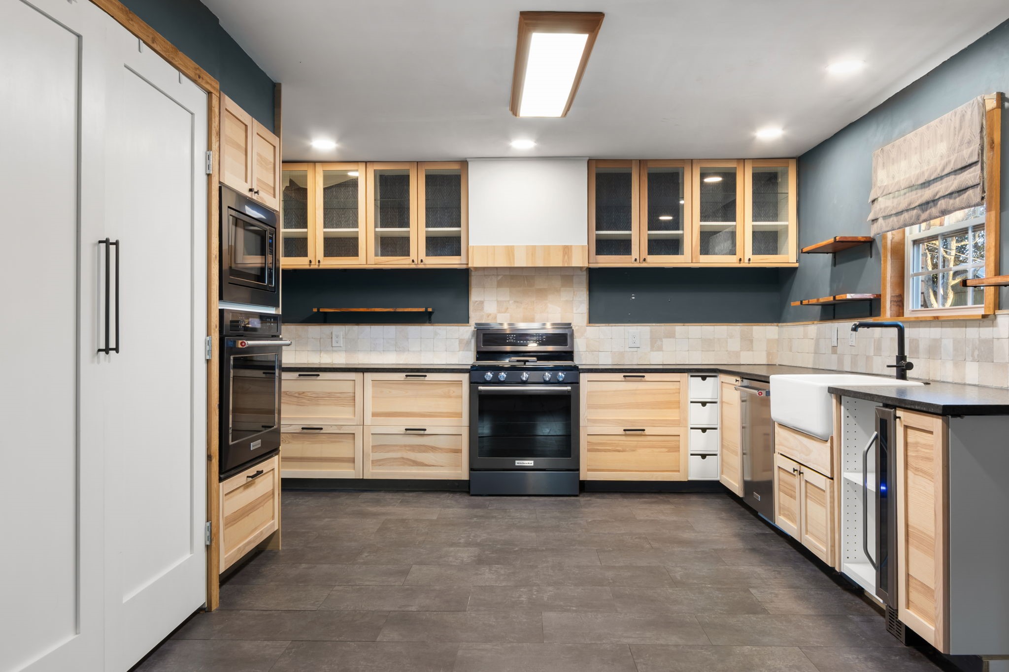 2208 Lake Ridge Circle