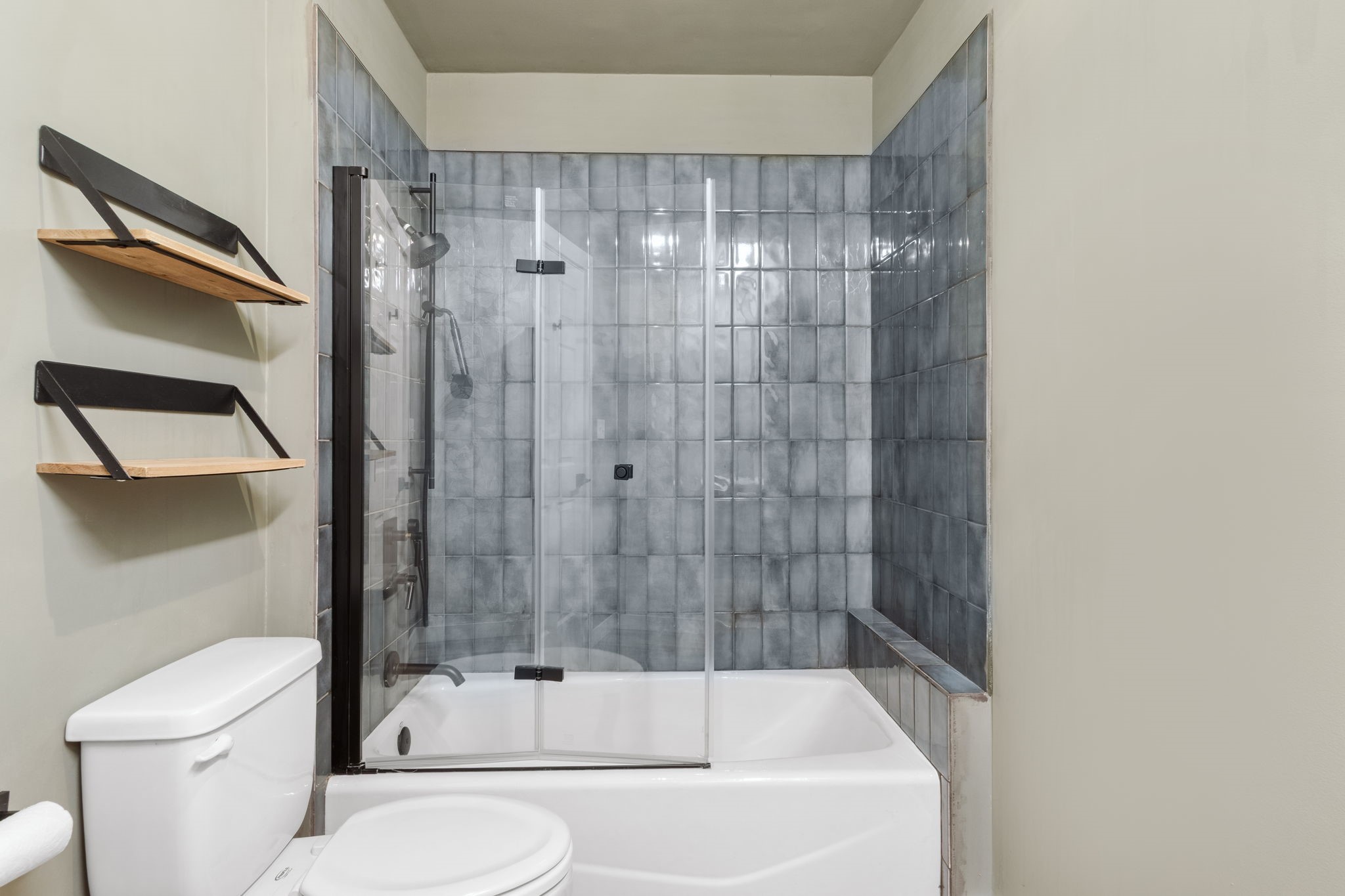 2208 Lake Ridge Circle