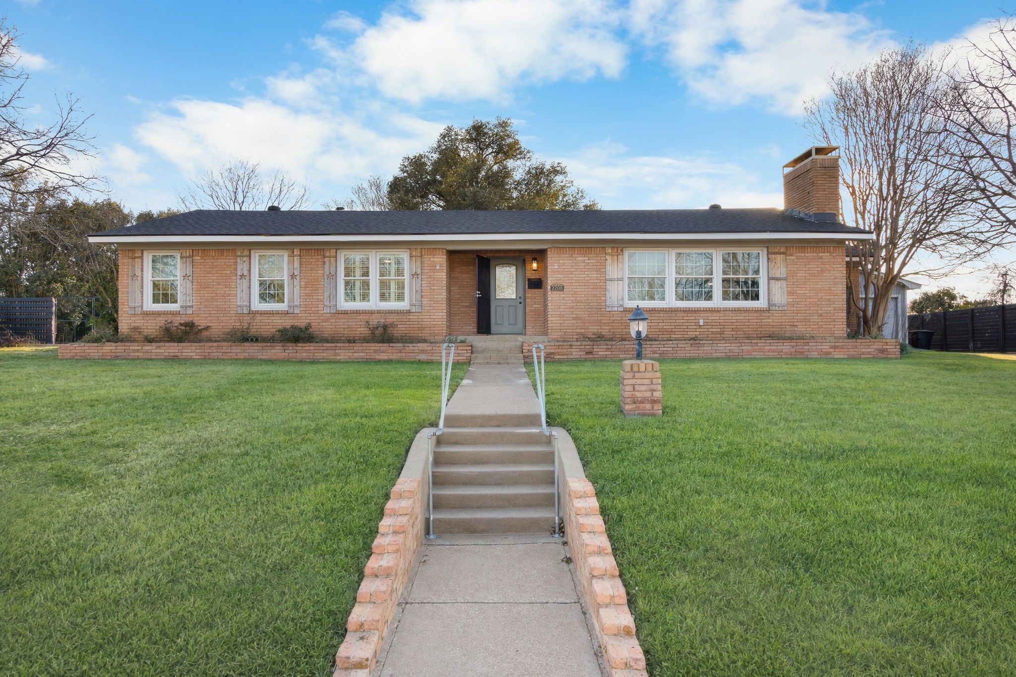 2208 Lake Ridge Circle