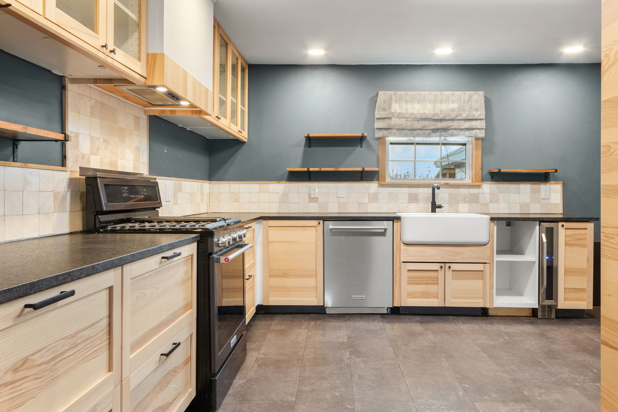2208 Lake Ridge Circle