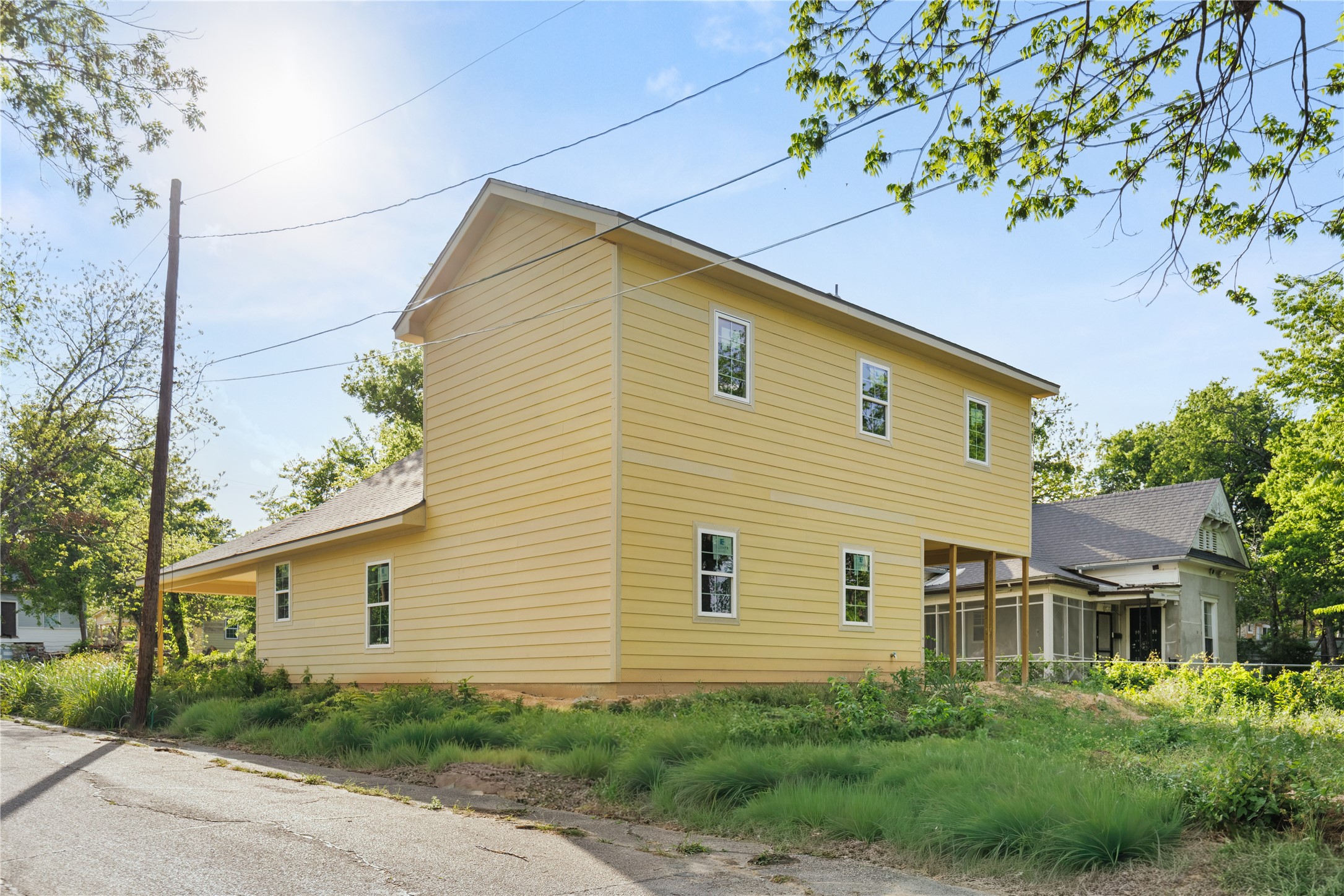 1100 N 16th Street