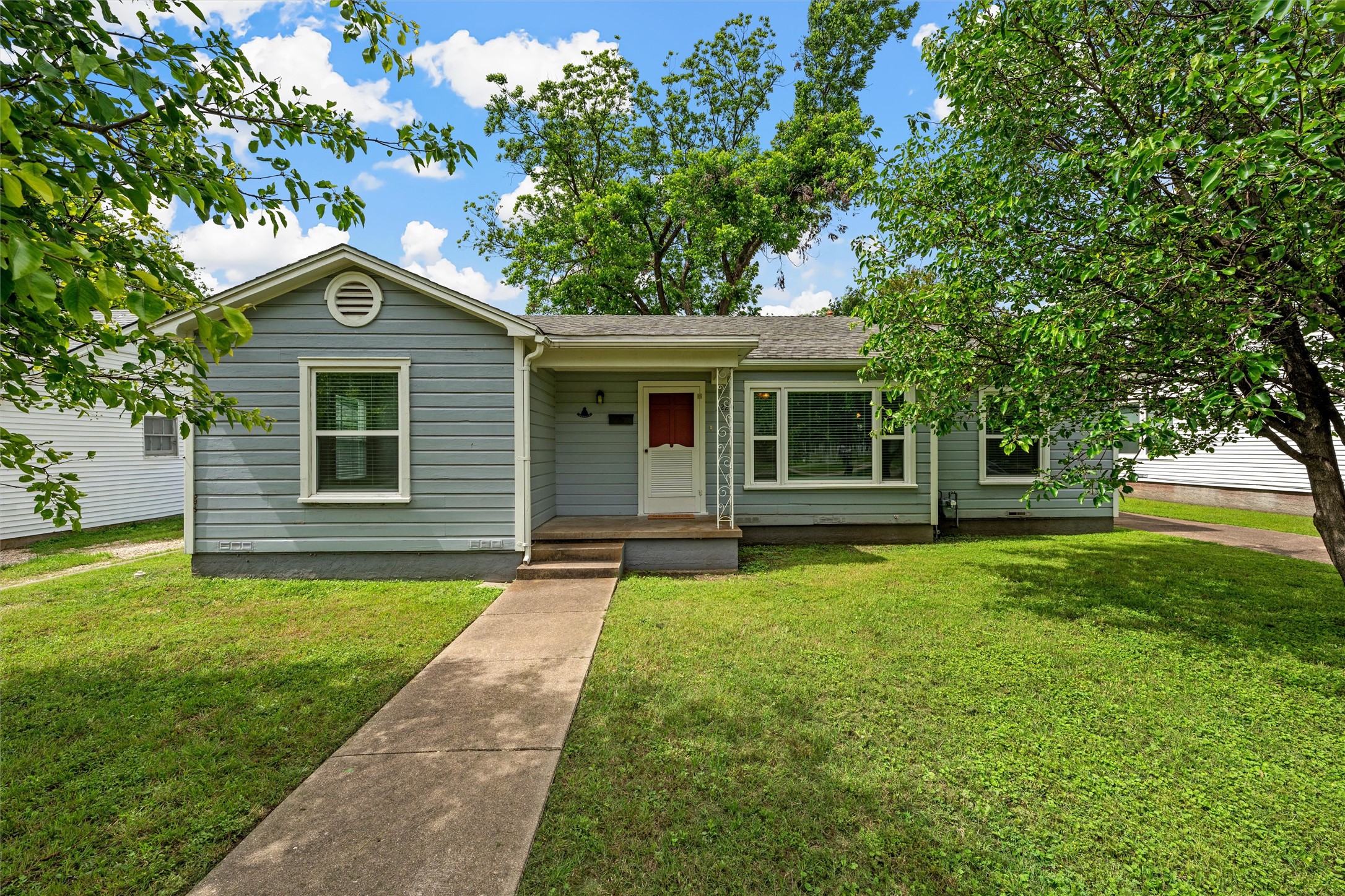 3220 Edmond Avenue