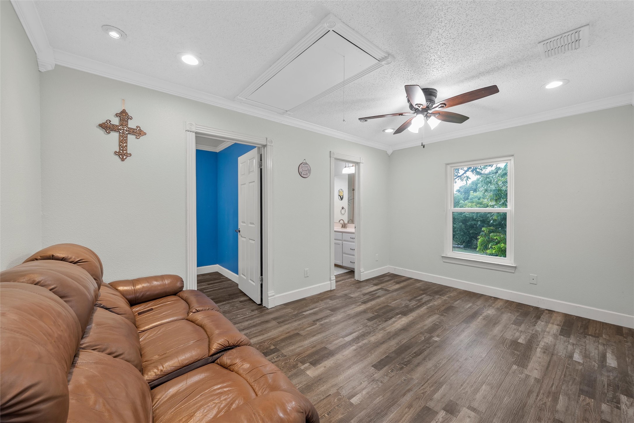 1701 Baylor Avenue
