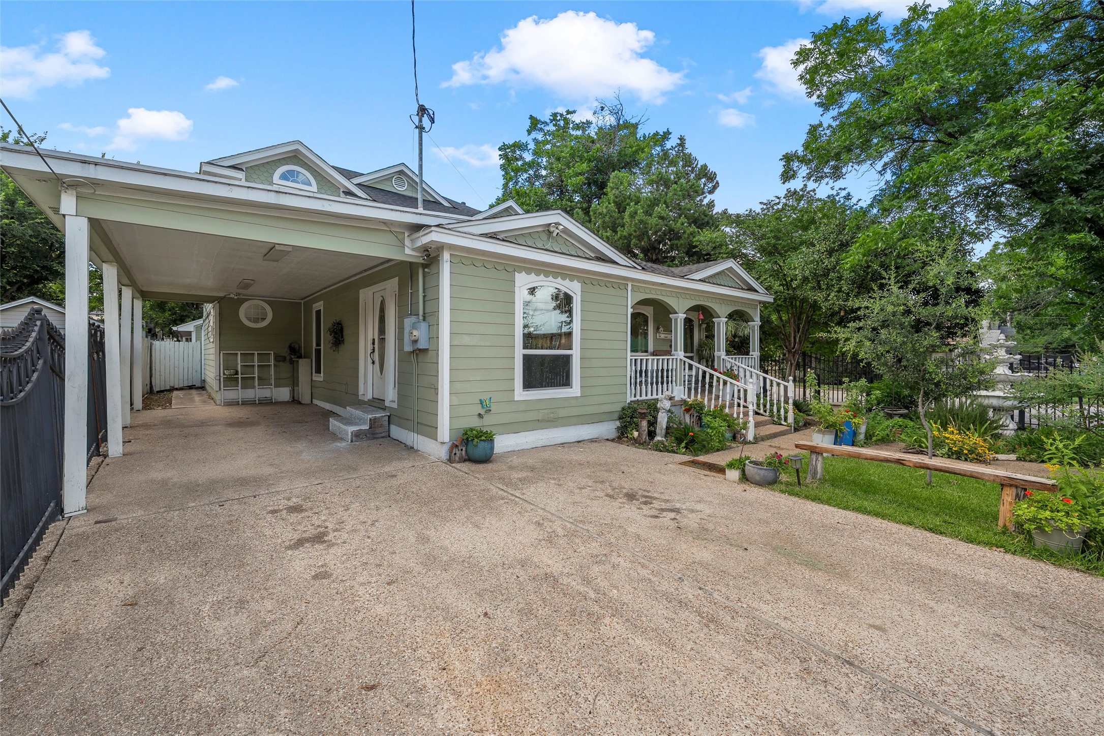 1701 Baylor Avenue