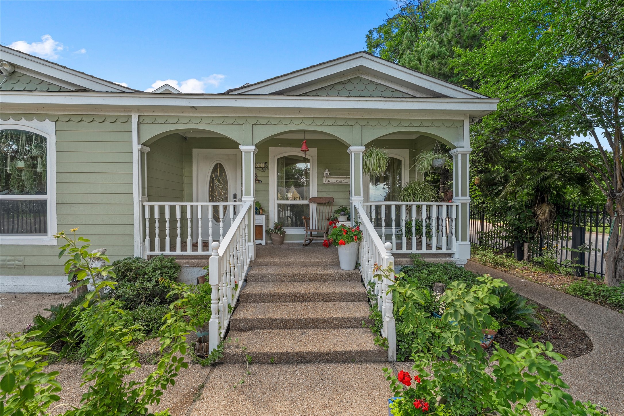 1701 Baylor Avenue