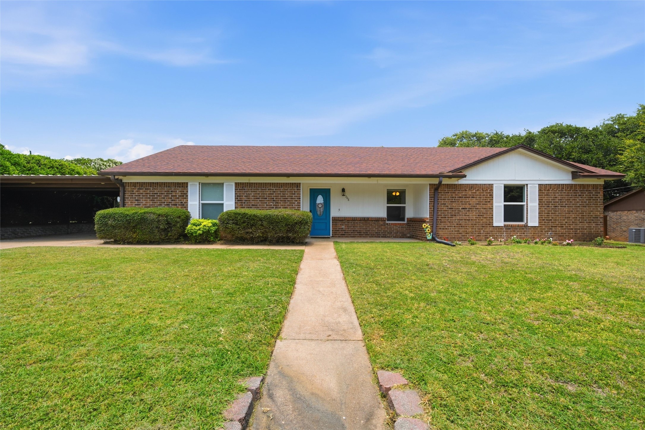 308 Oakwood Lane