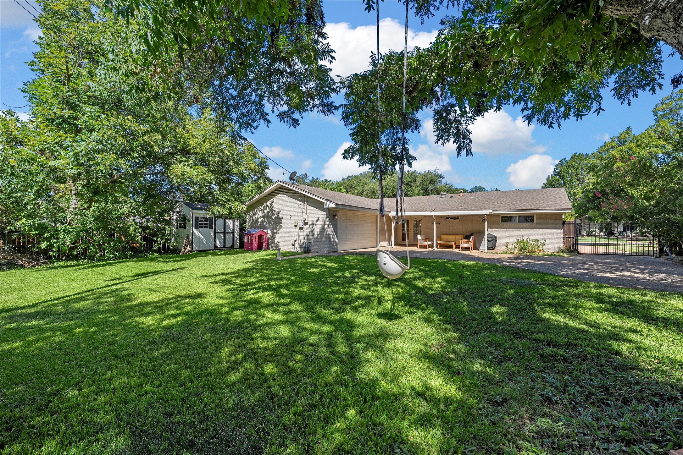 5306 Lake Crest Drive
