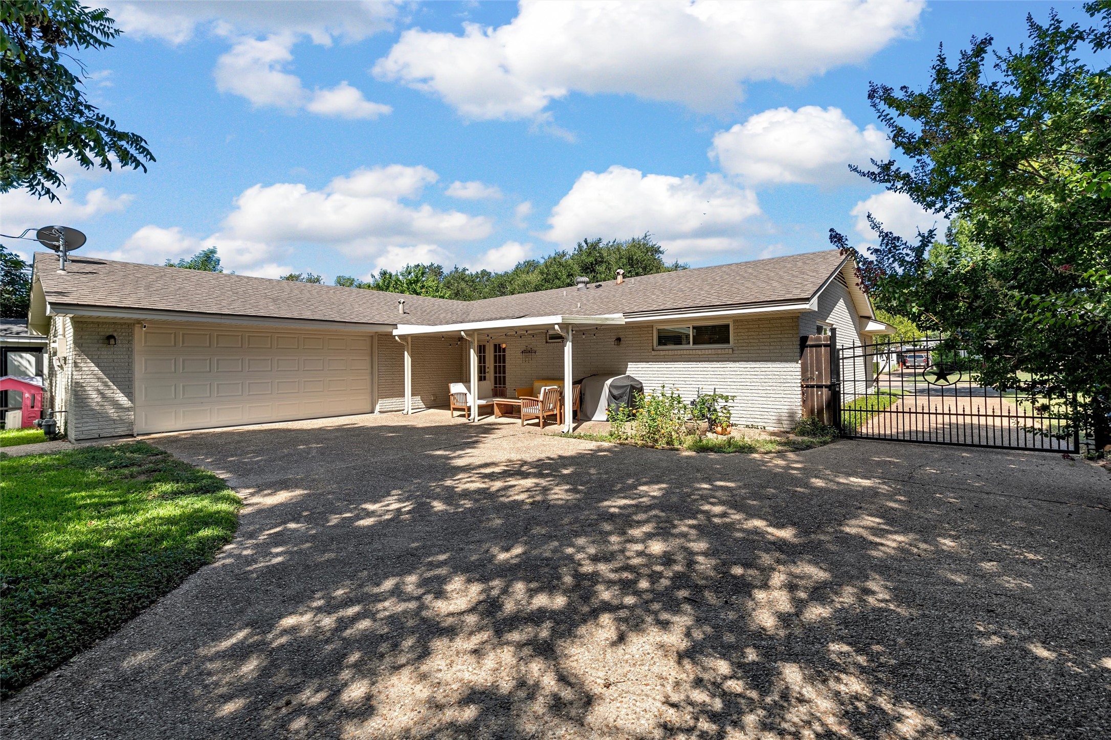 5306 Lake Crest Drive