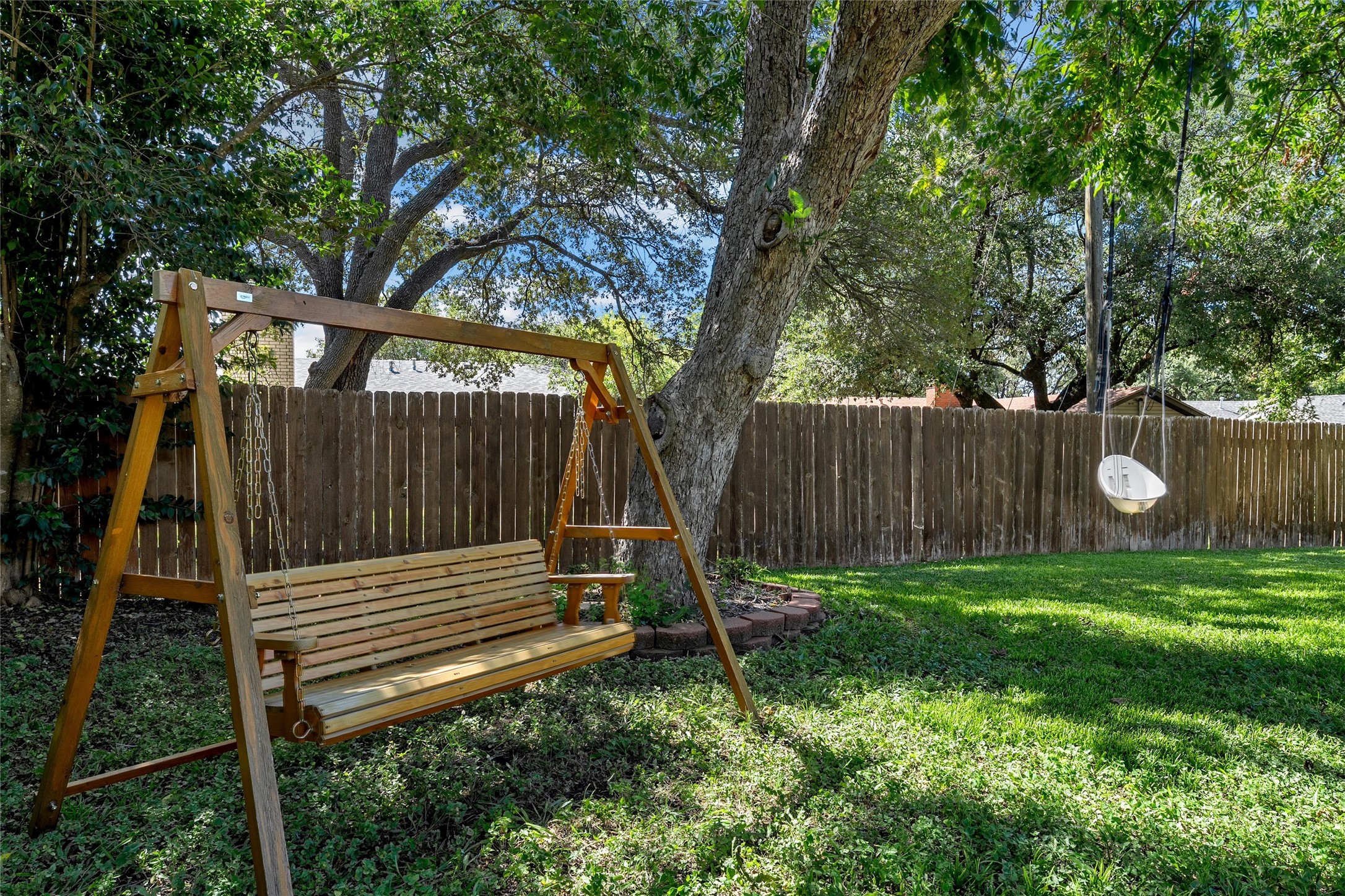 5306 Lake Crest Drive