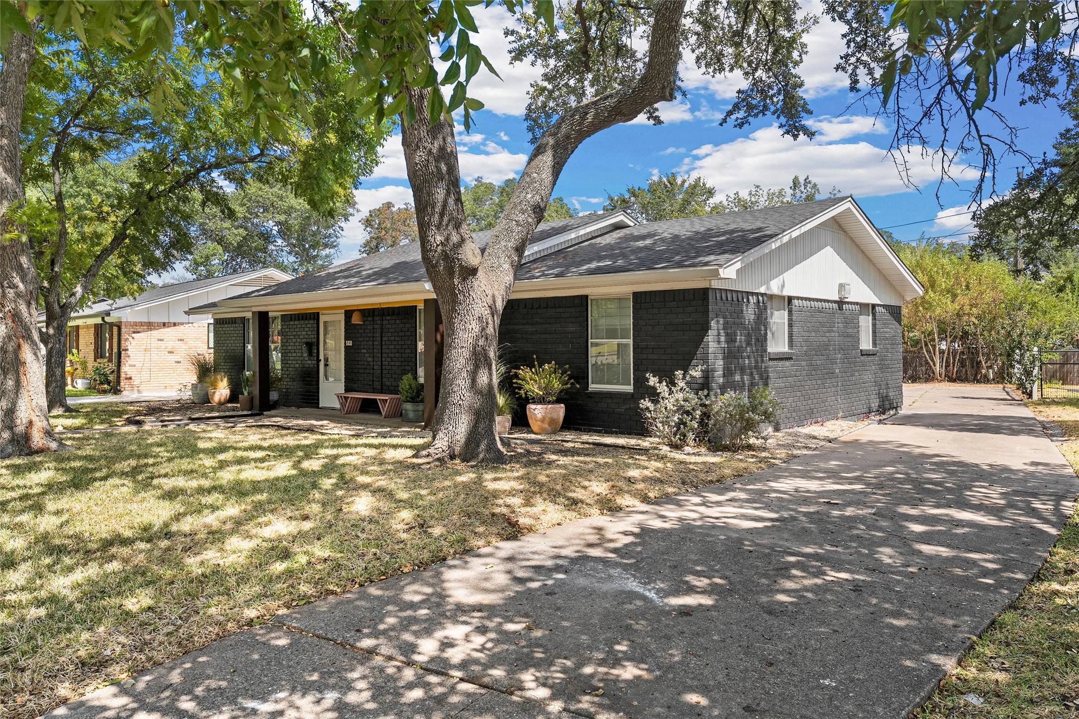 5831 Caldwell Street
