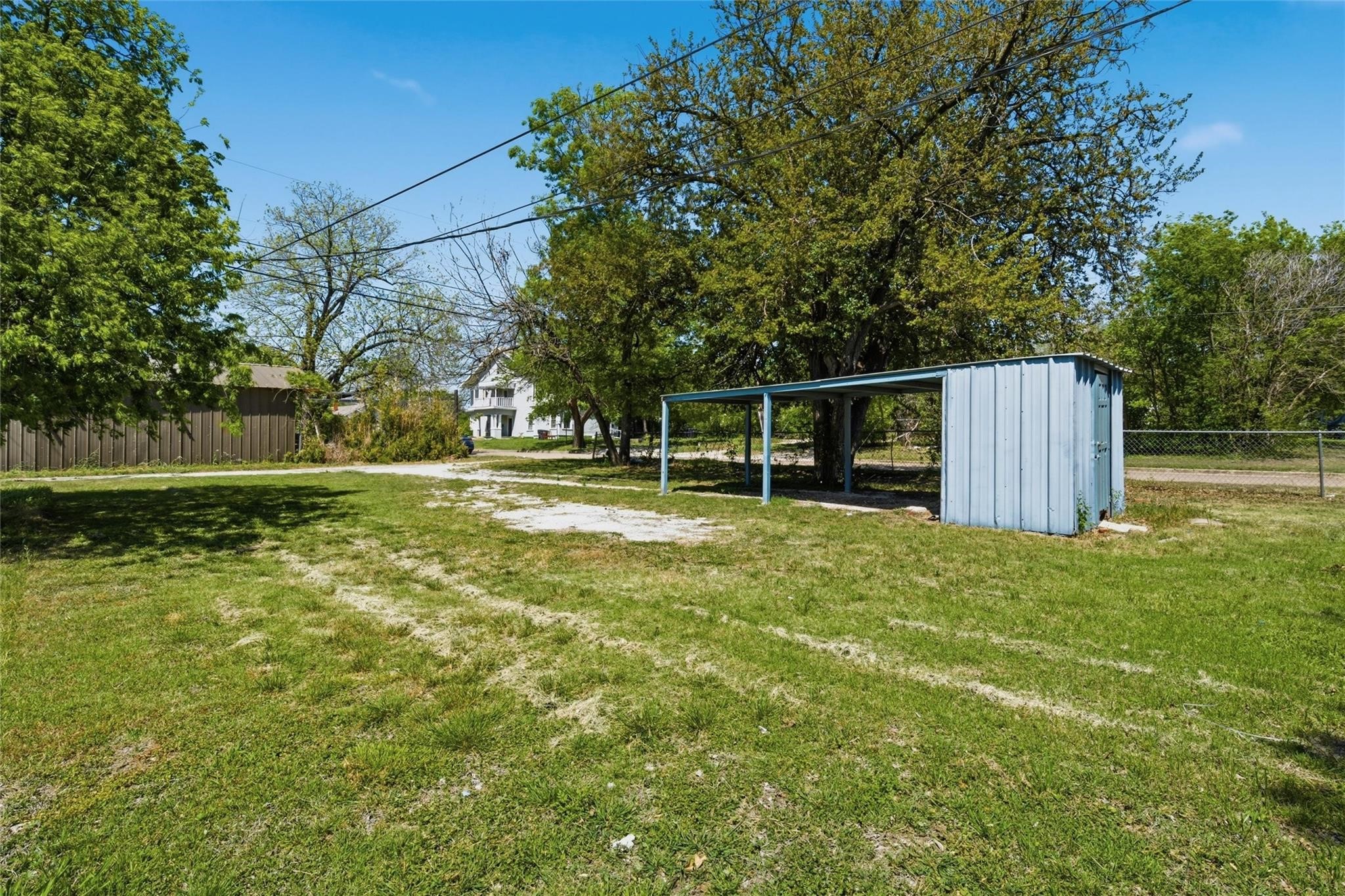 2001 Homan Avenue
