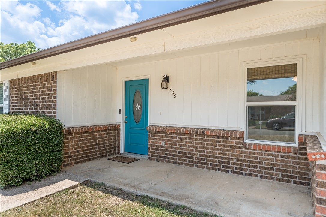 308 Oakwood Lane