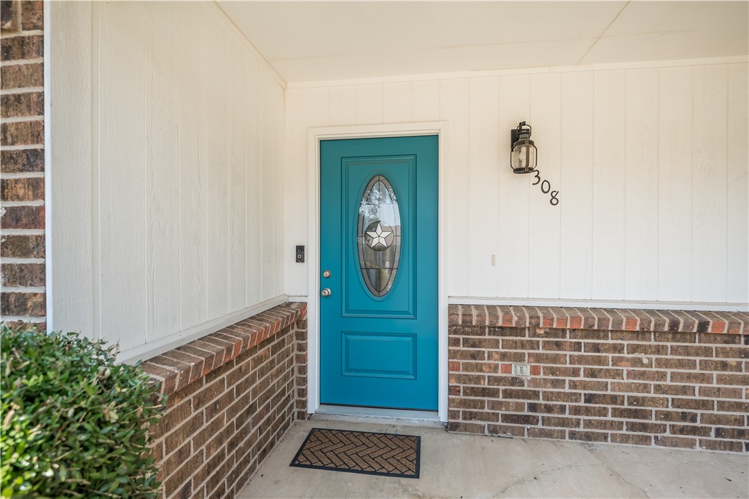 308 Oakwood Lane