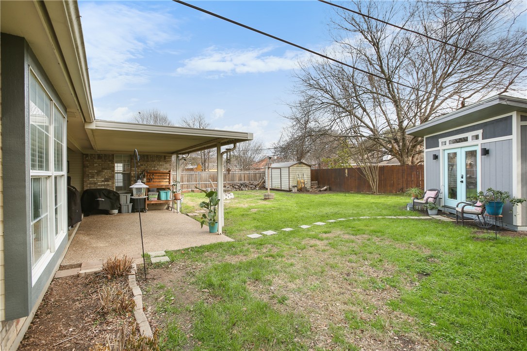 10604 Apache Drive
