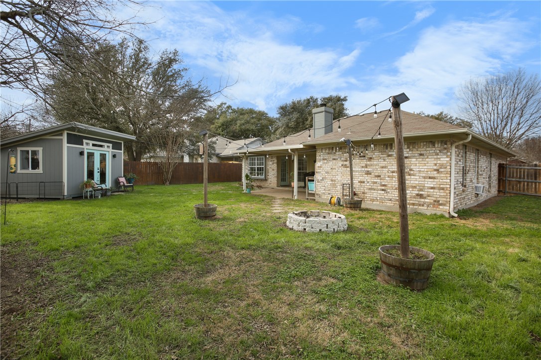 10604 Apache Drive