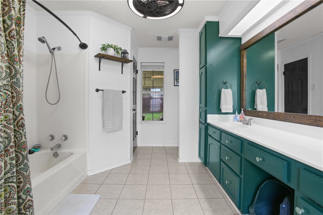 10604 Apache Drive